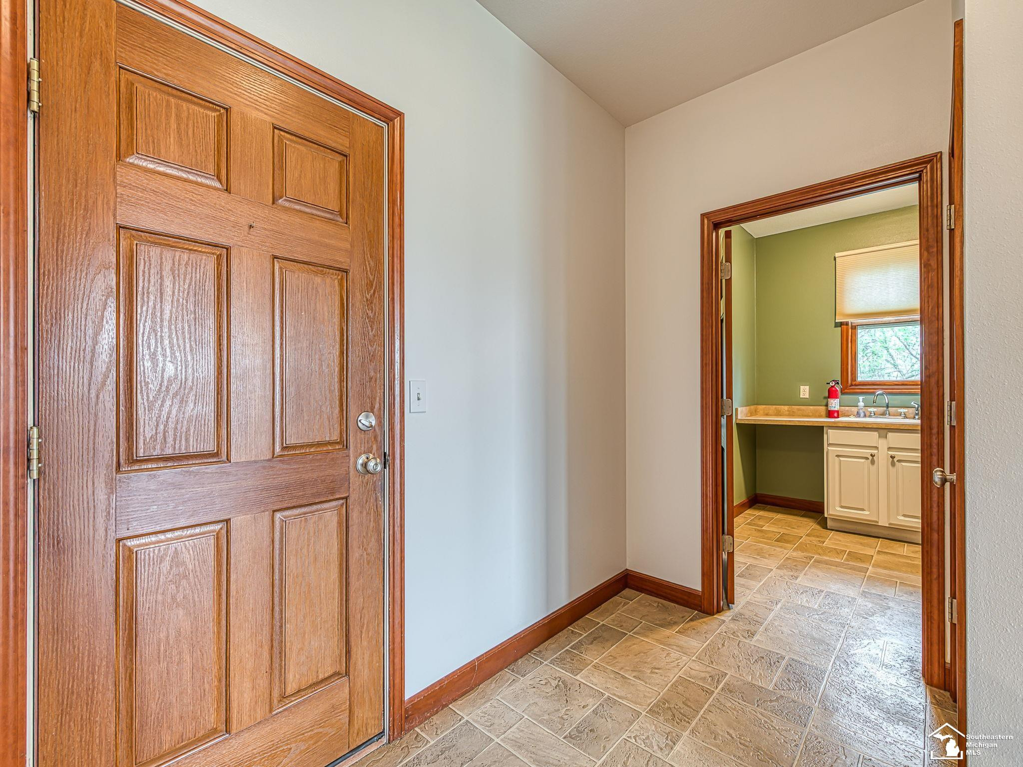 9585 Minx Road, Temperance, MI 48182 — Photo 17
