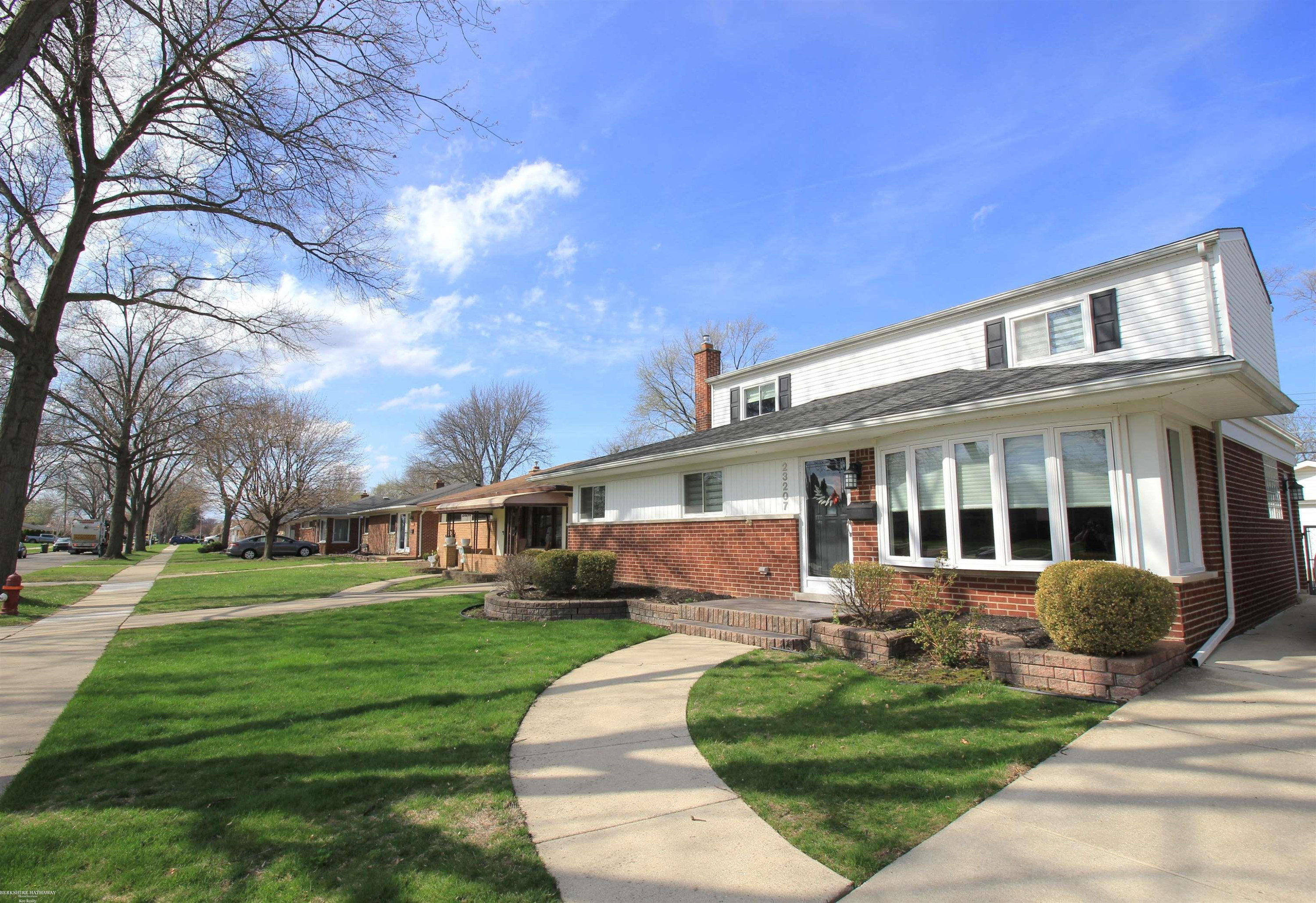 23207 Recreation Street, Saint Clair Shores, MI 48082 — front exterior