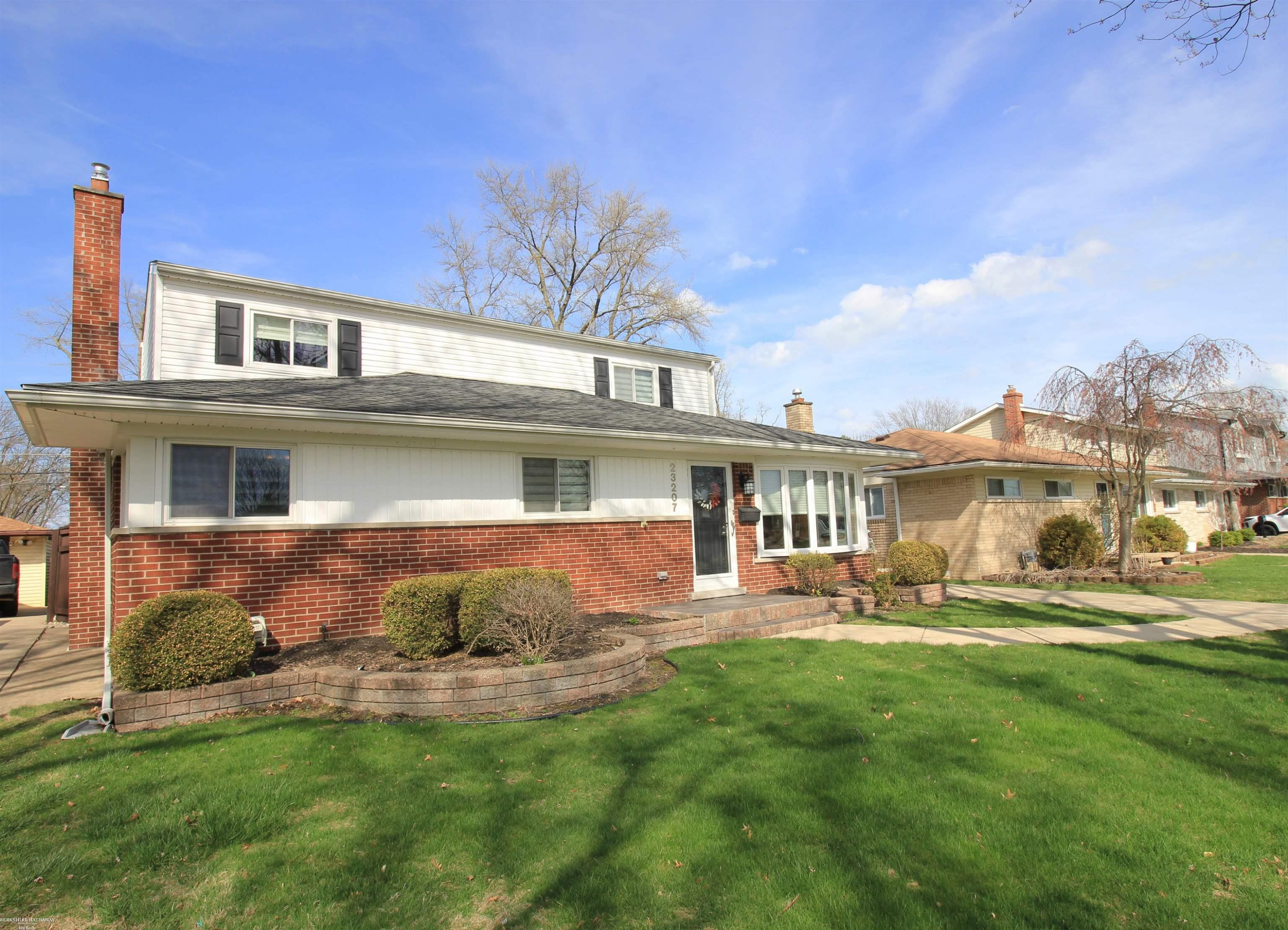23207 Recreation Street, Saint Clair Shores, MI 48082 — Photo 2