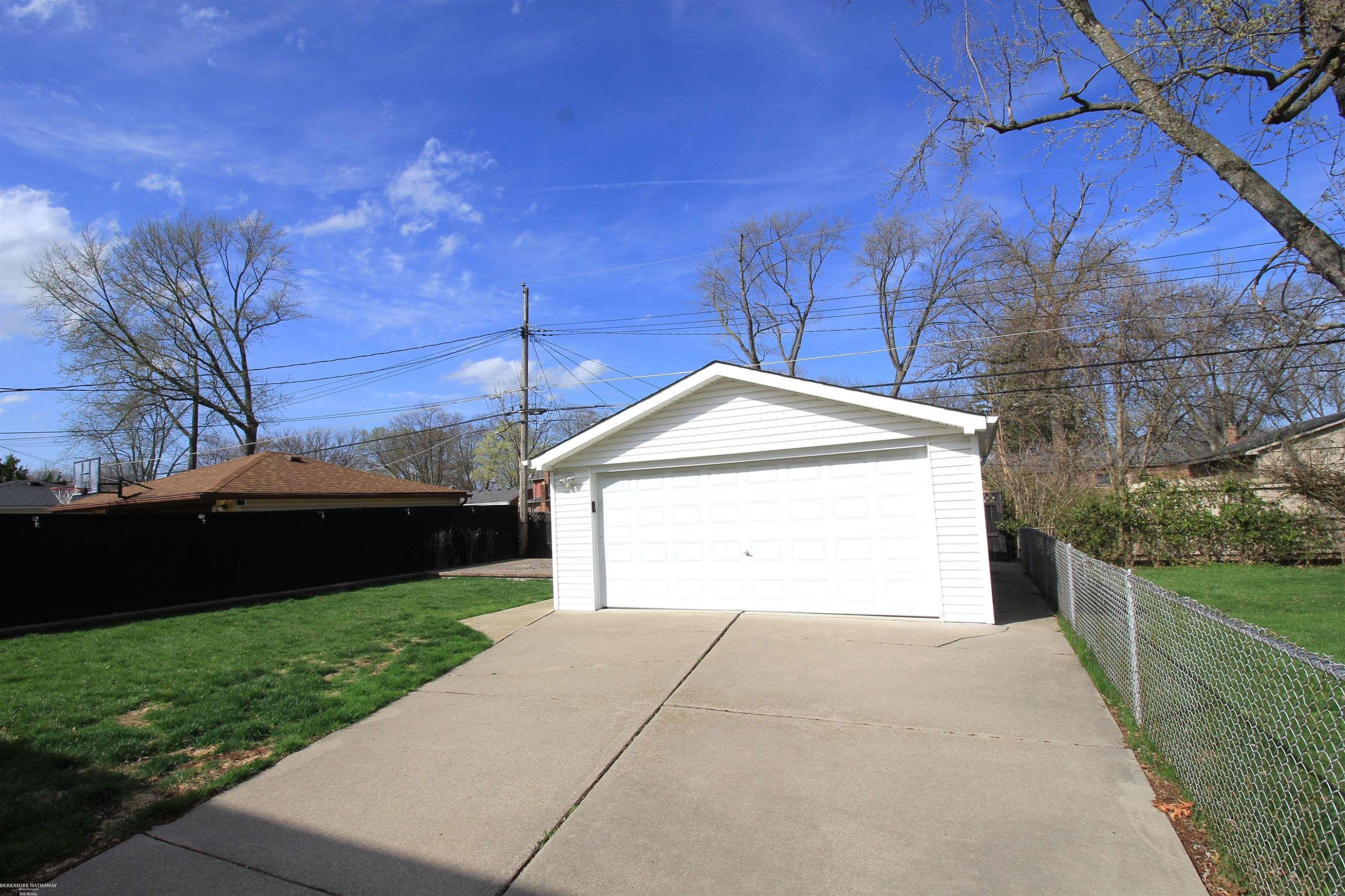 23207 Recreation Street, Saint Clair Shores, MI 48082 — Photo 29