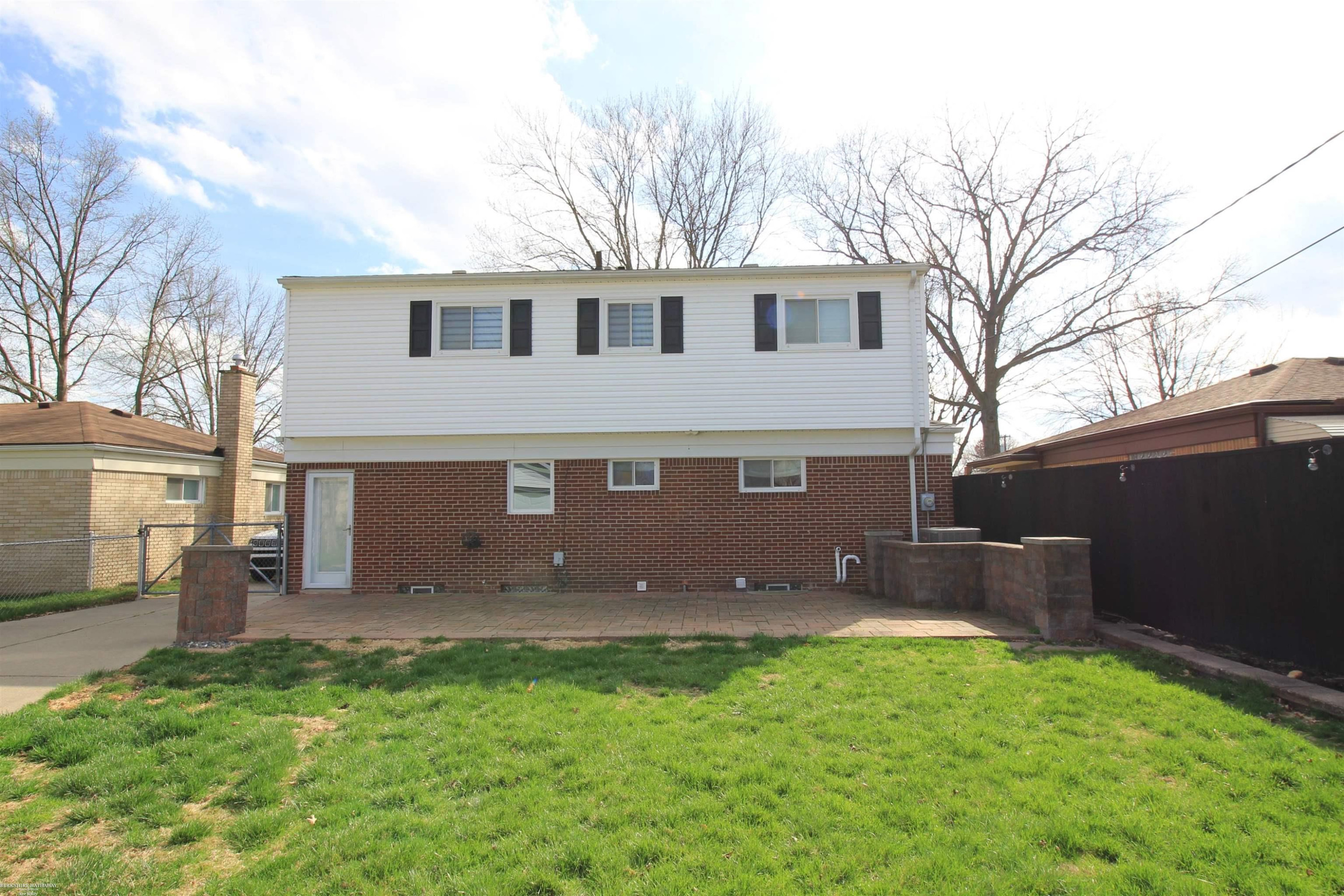 23207 Recreation Street, Saint Clair Shores, MI 48082 — Photo 30