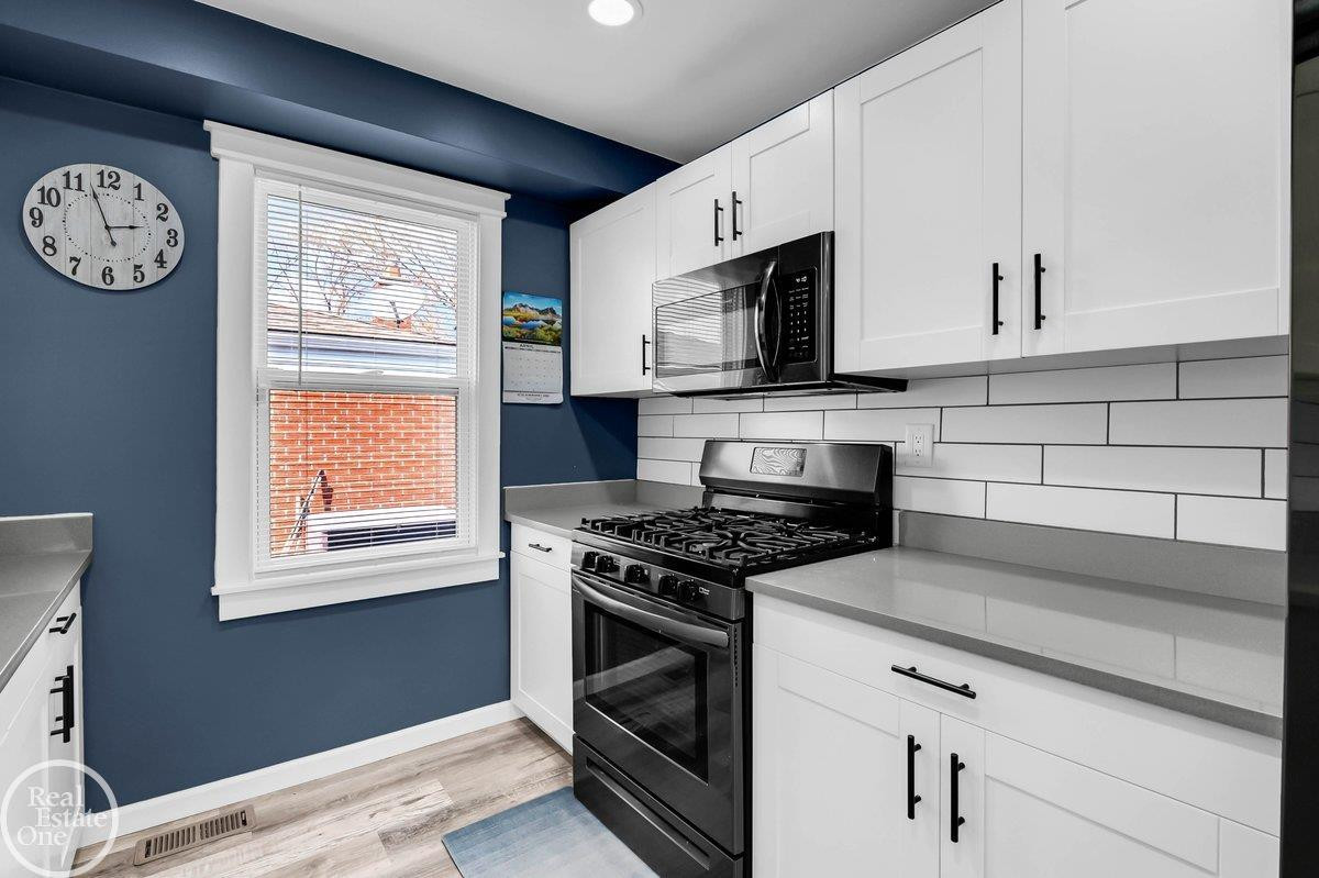 22816 Shakespeare Street, Eastpointe, MI 48021 — Photo 11