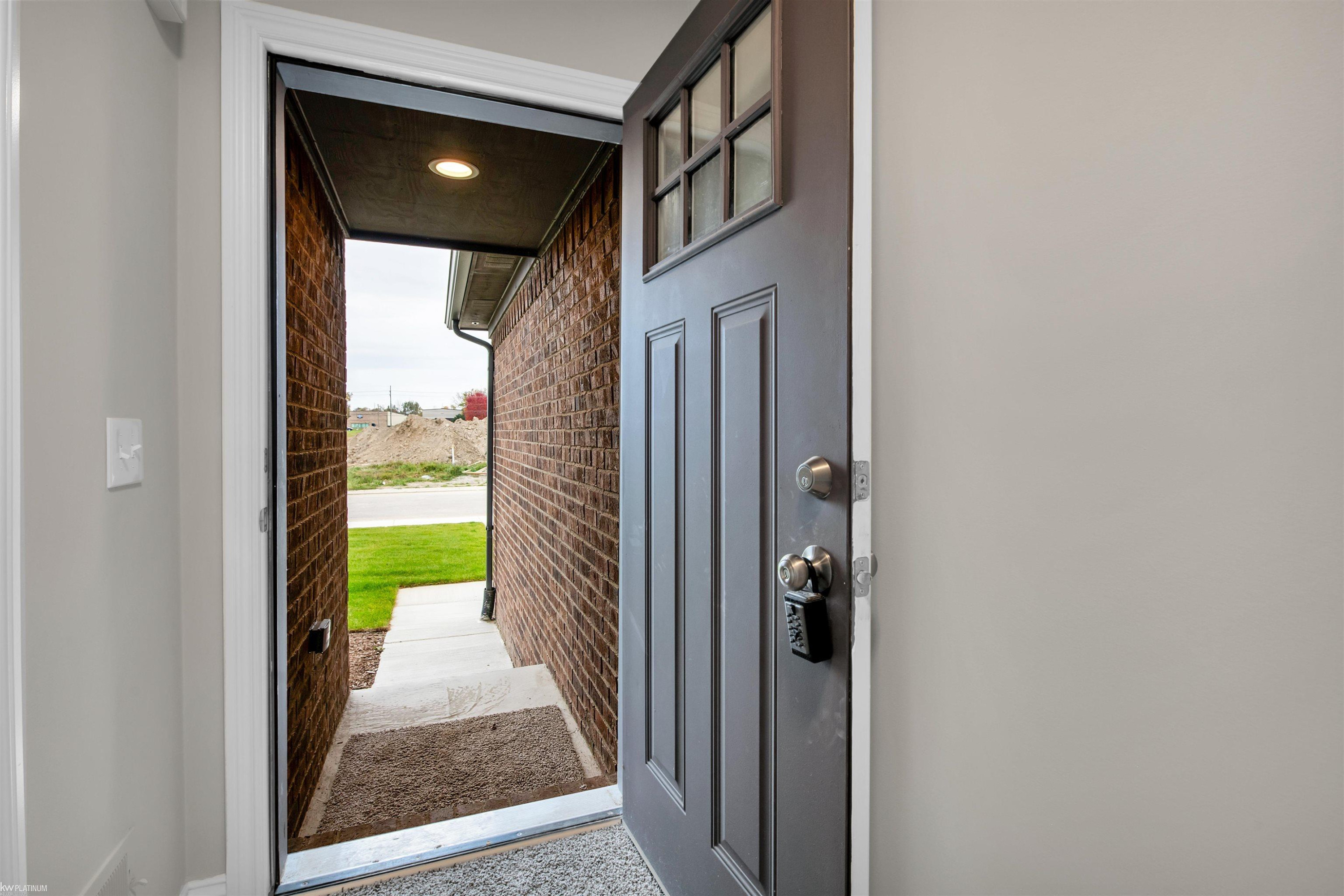 48382 Applegrove Lane, New Baltimore, MI — Photo 4