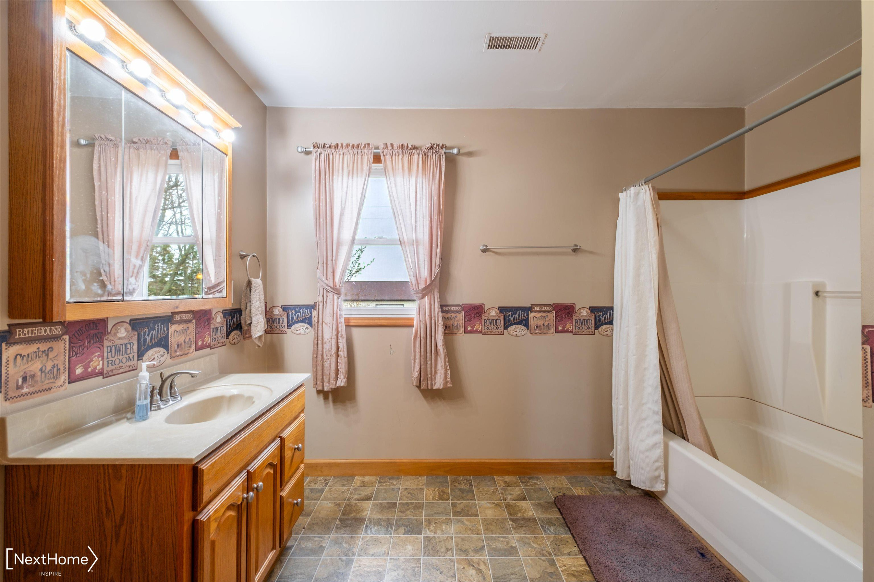 5821 E M 21 Road, Corunna, MI 48817 — Photo 16