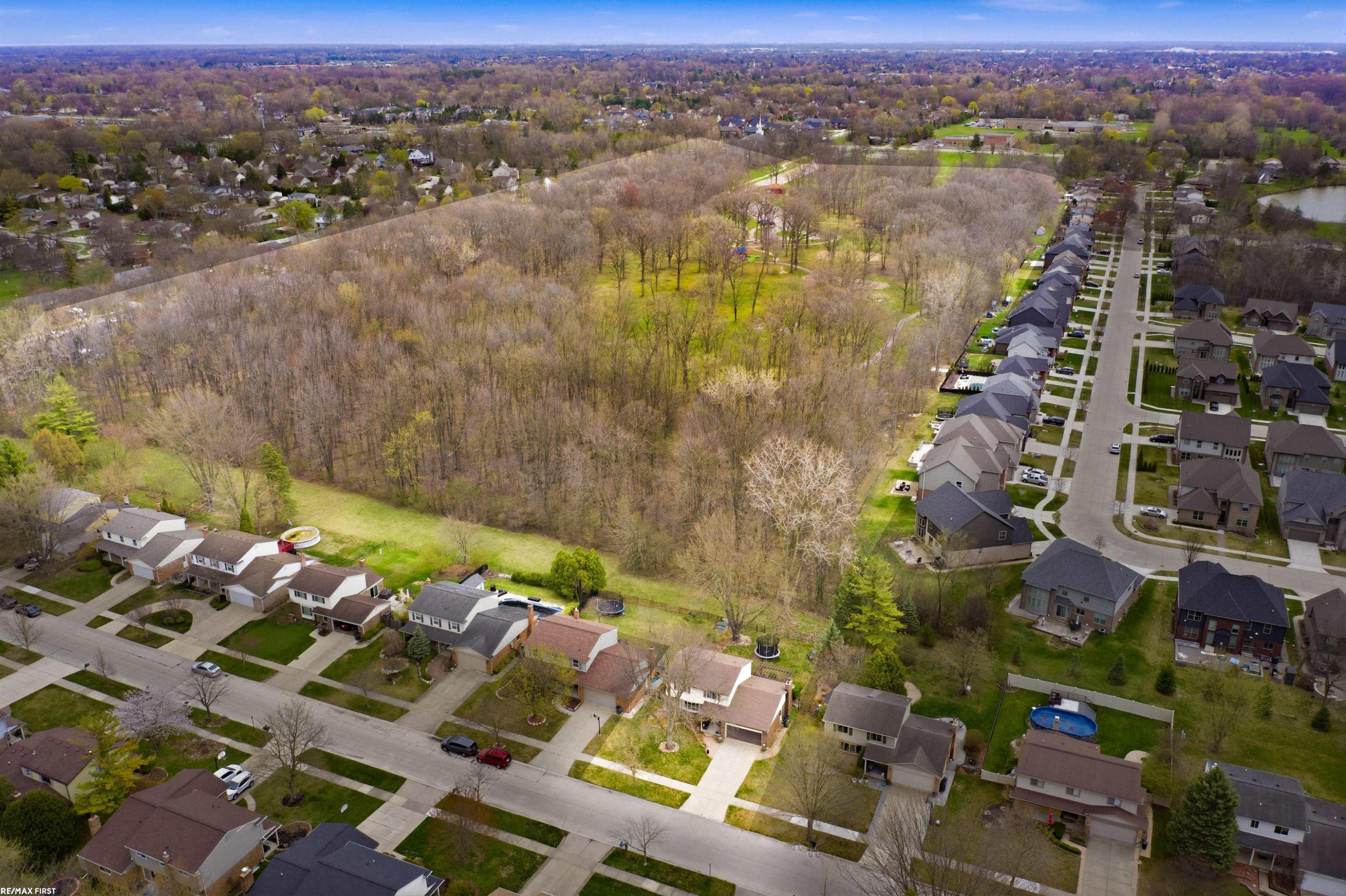 3586 Kings Point Drive, Troy, MI 48083 — Photo 2