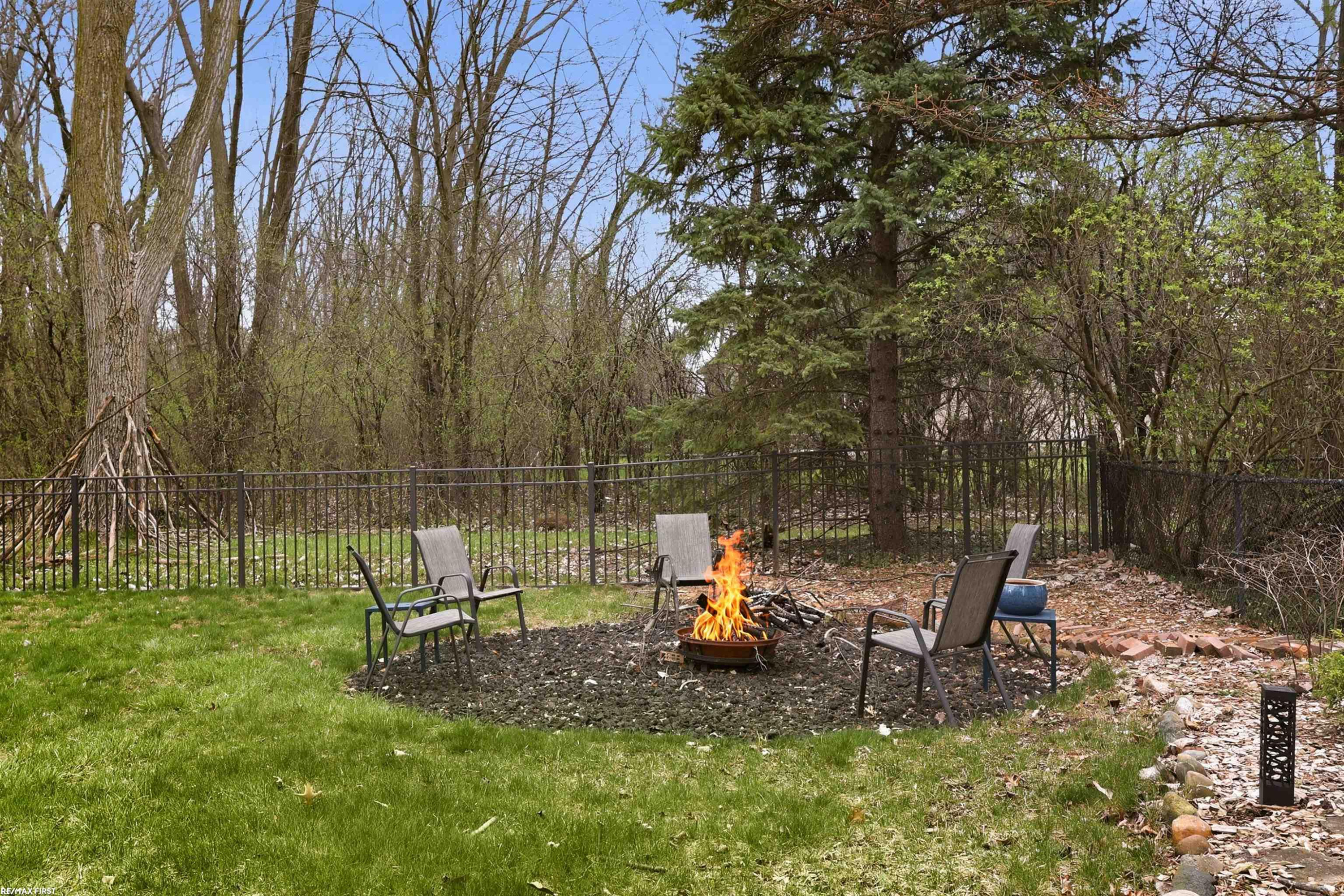 3586 Kings Point Drive, Troy, MI 48083 — Photo 5