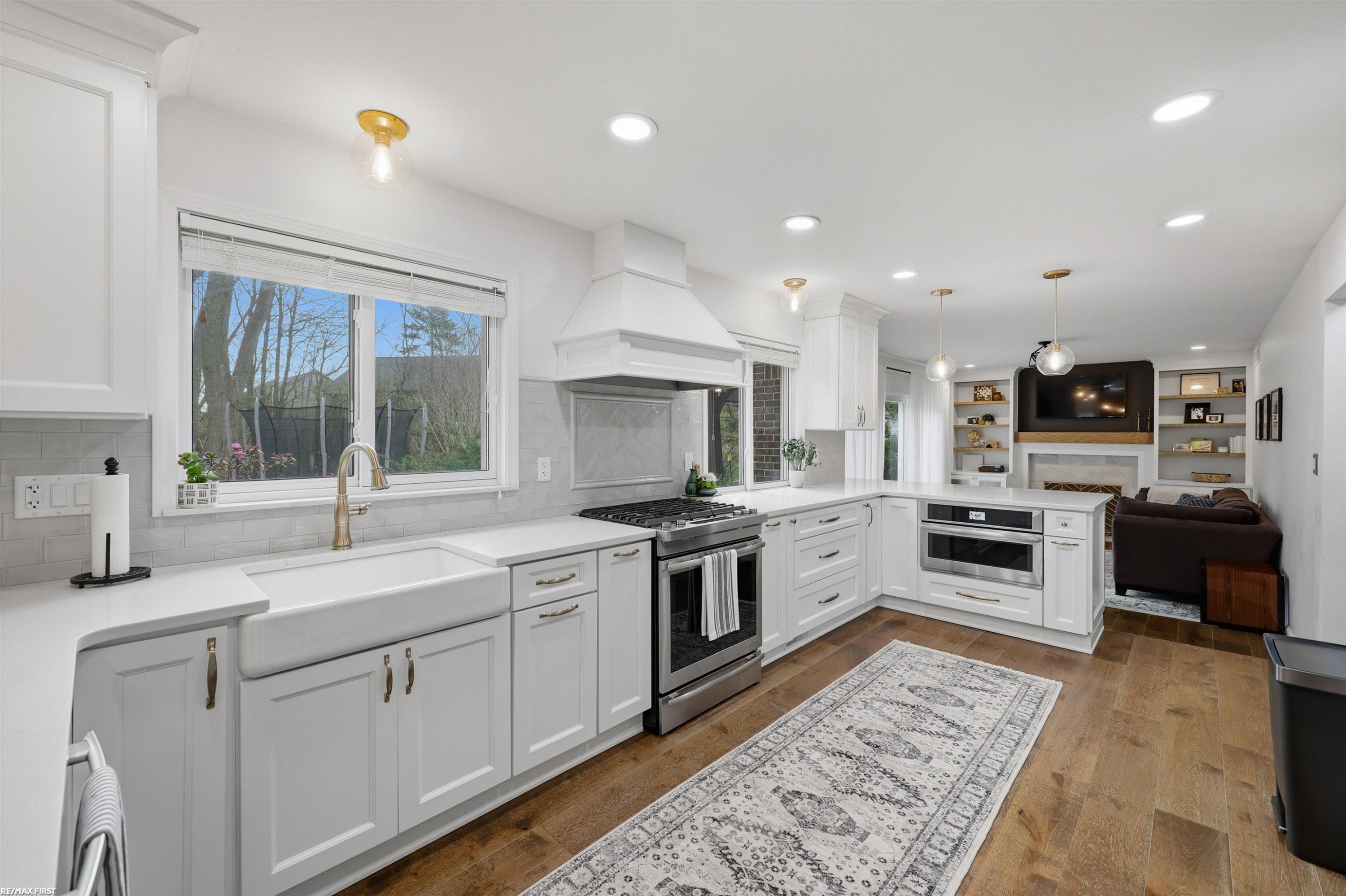 3586 Kings Point Drive, Troy, MI 48083 — Photo 8
