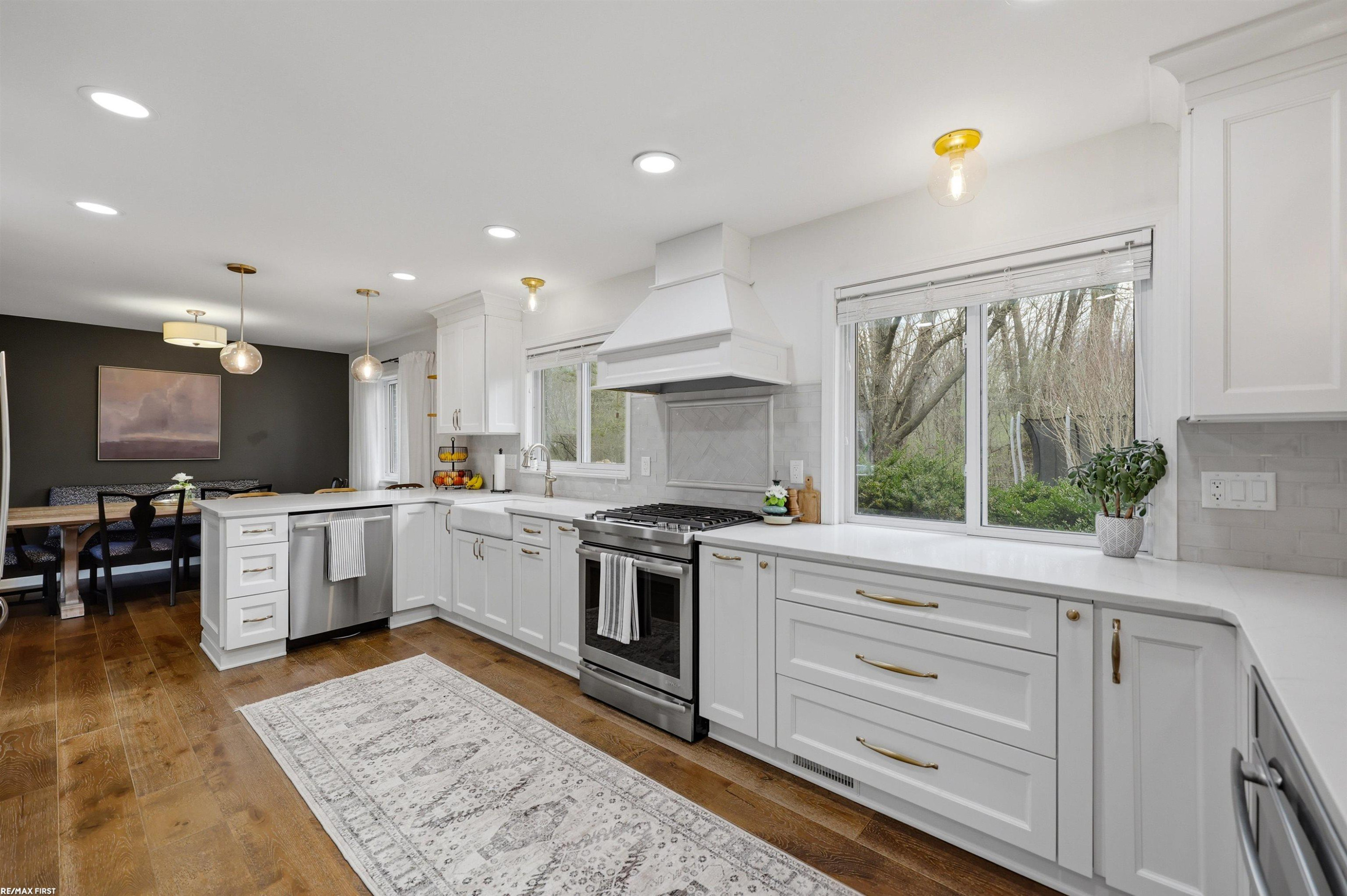 3586 Kings Point Drive, Troy, MI 48083 — Photo 9