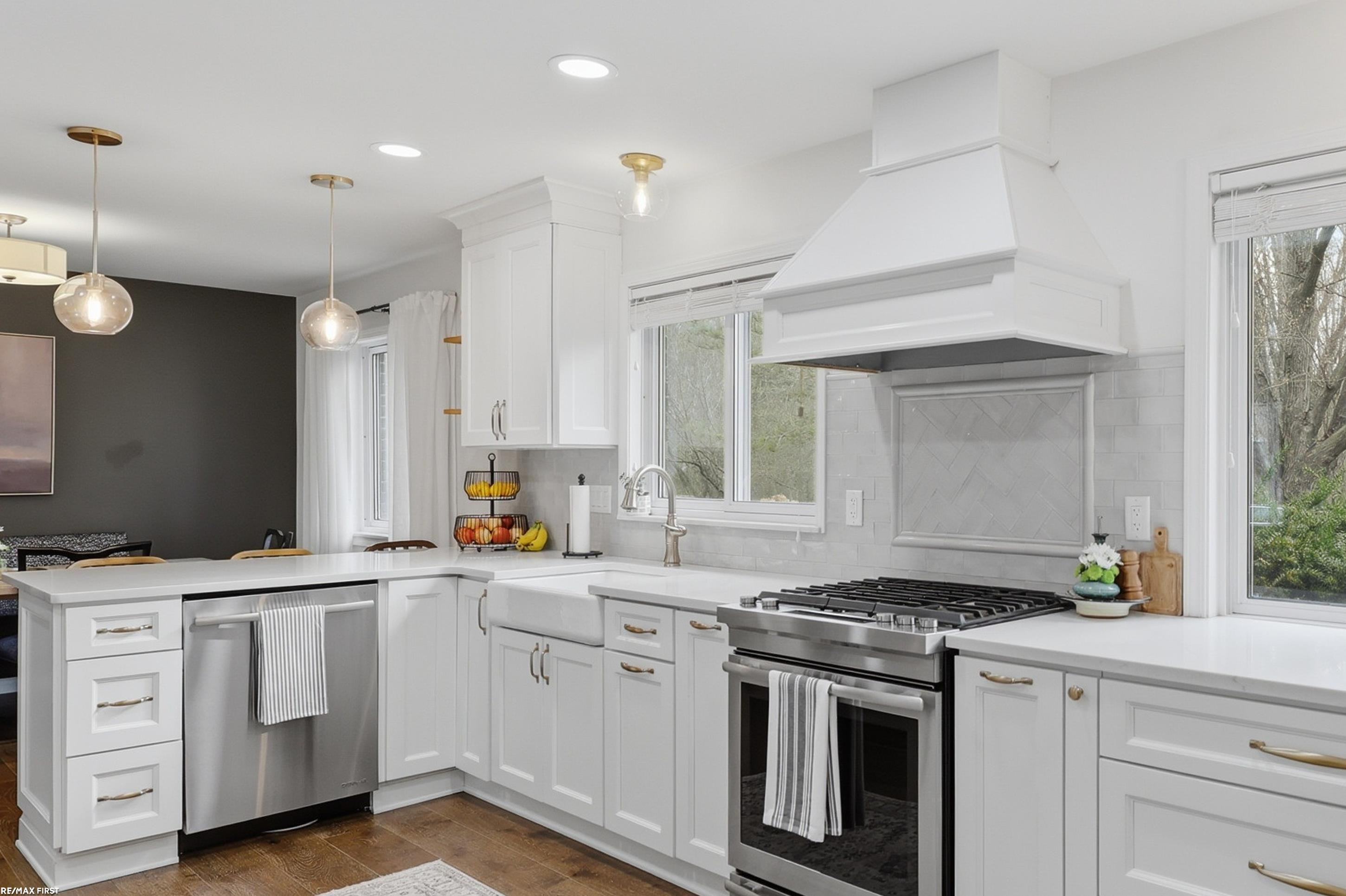 3586 Kings Point Drive, Troy, MI 48083 — Photo 10
