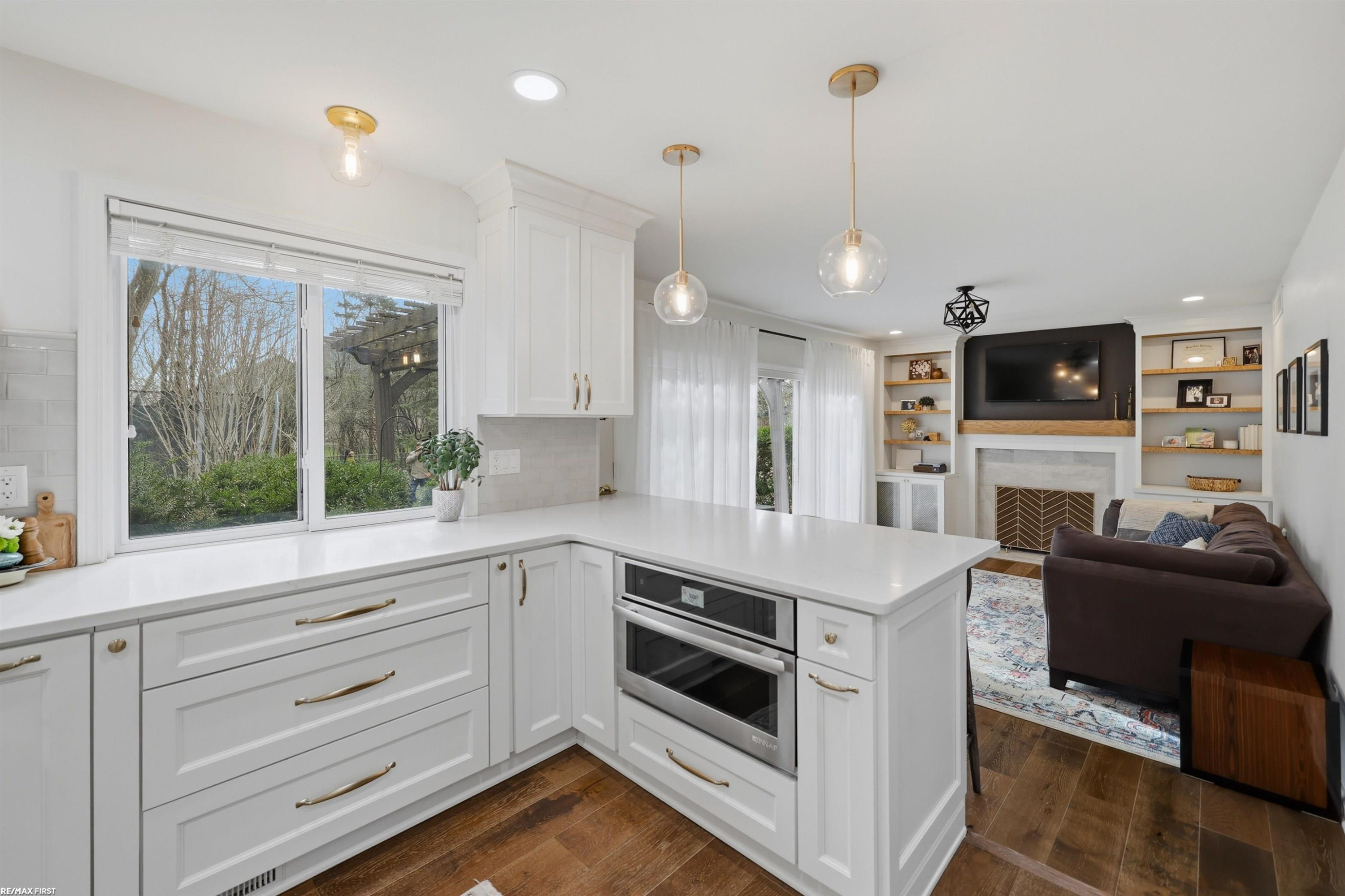 3586 Kings Point Drive, Troy, MI 48083 — Photo 14