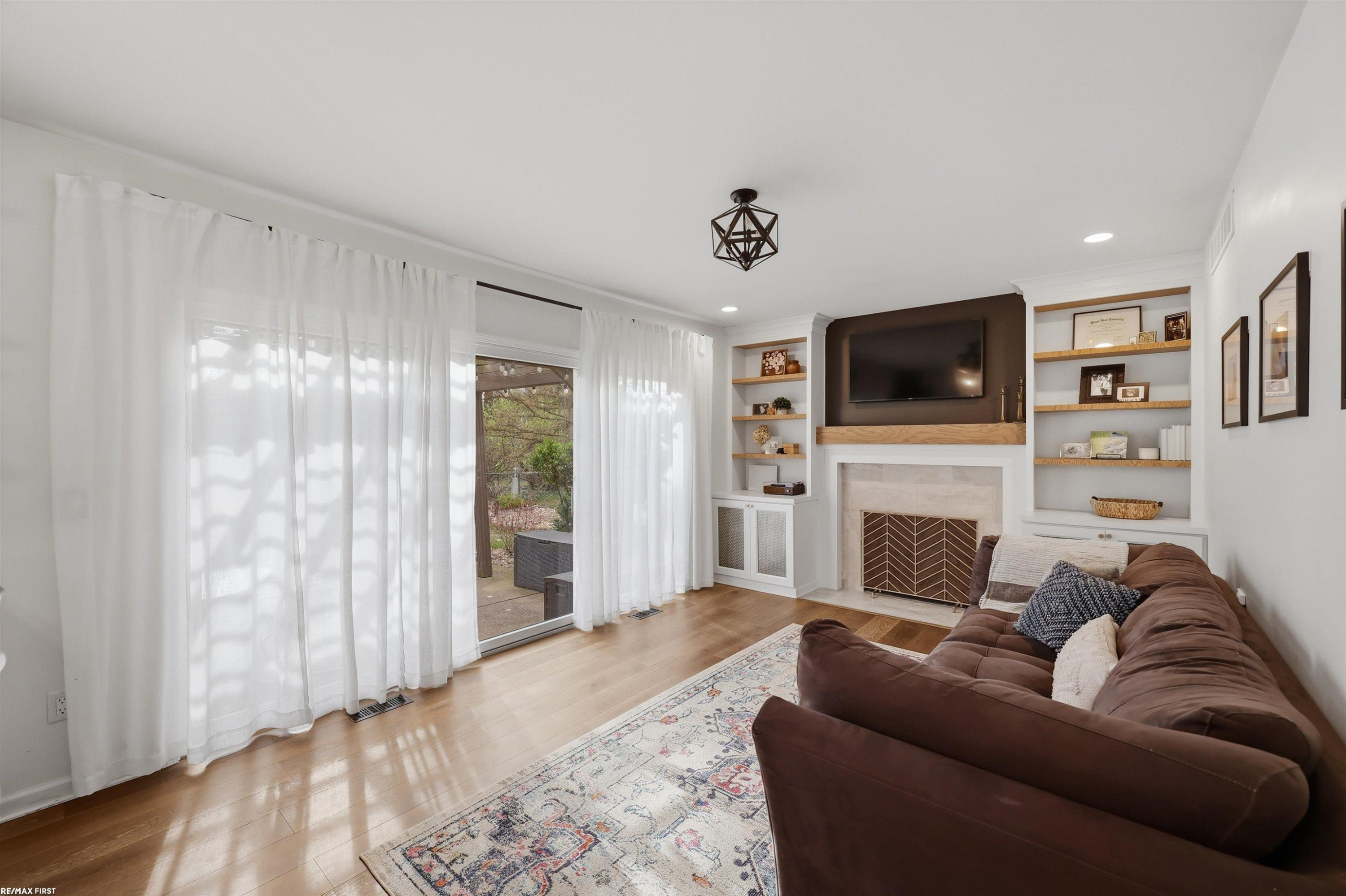 3586 Kings Point Drive, Troy, MI 48083 — Photo 15