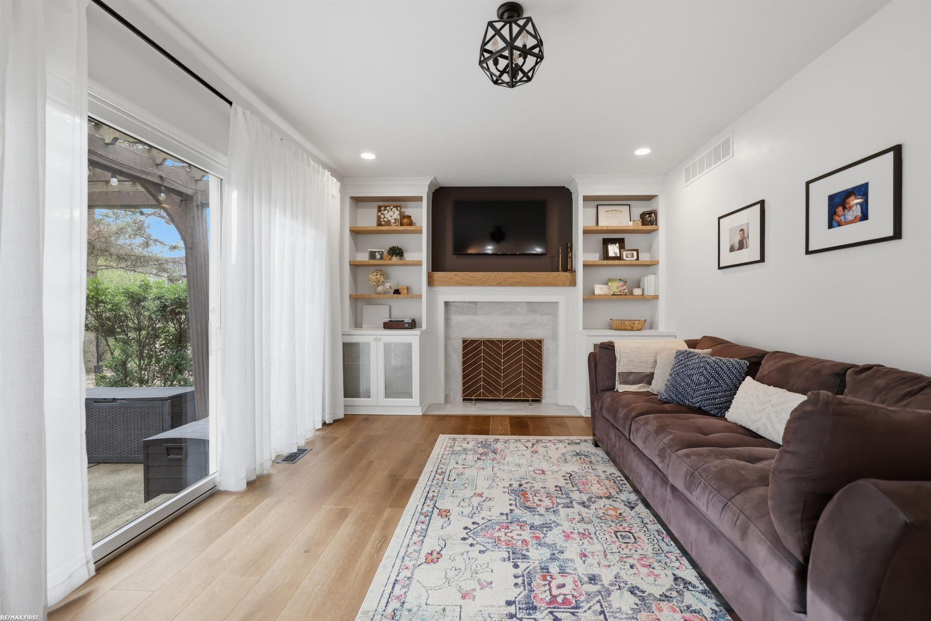 3586 Kings Point Drive, Troy, MI 48083 — Photo 17