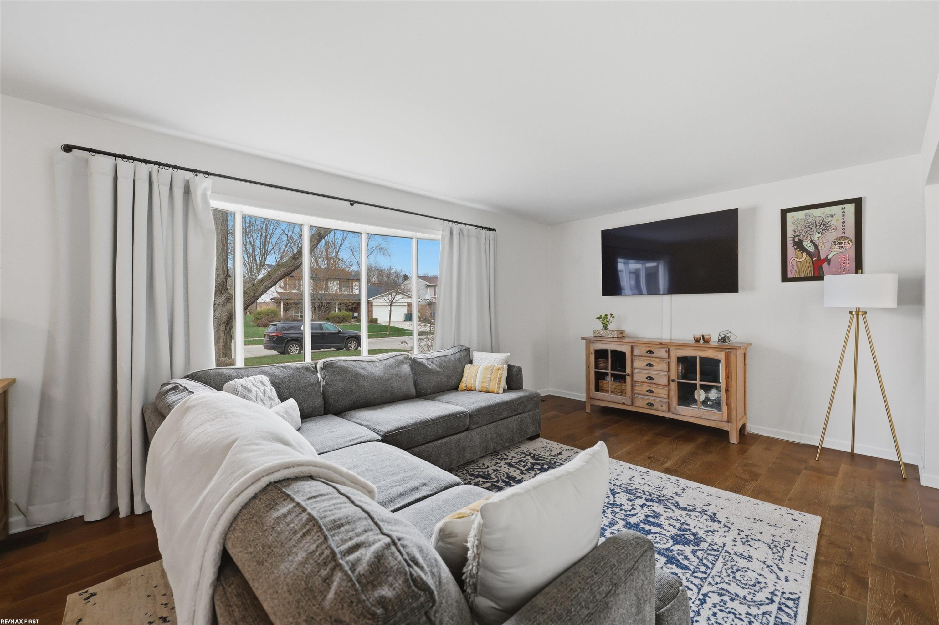 3586 Kings Point Drive, Troy, MI 48083 — Photo 22