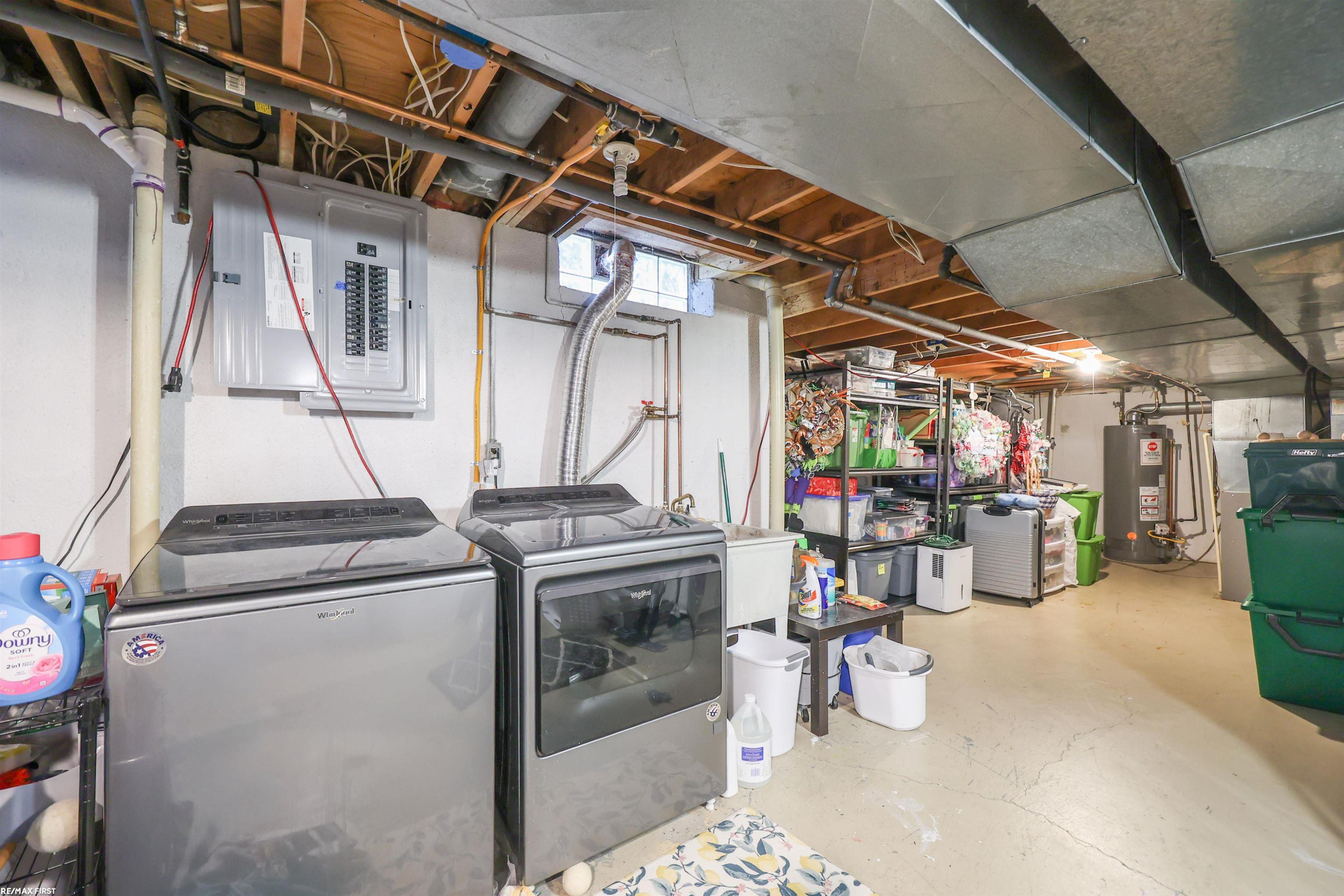 3586 Kings Point Drive, Troy, MI 48083 — Photo 36