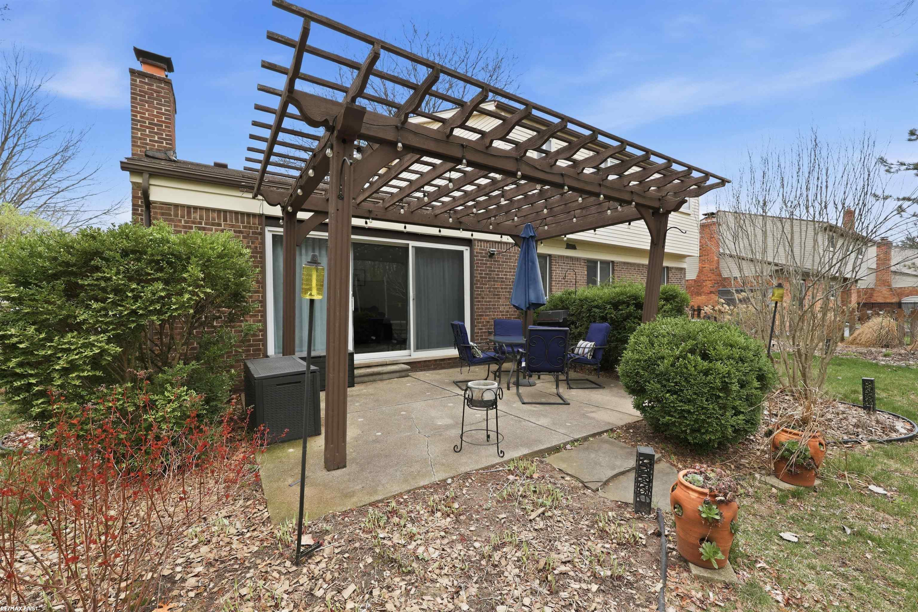 3586 Kings Point Drive, Troy, MI 48083 — Photo 40