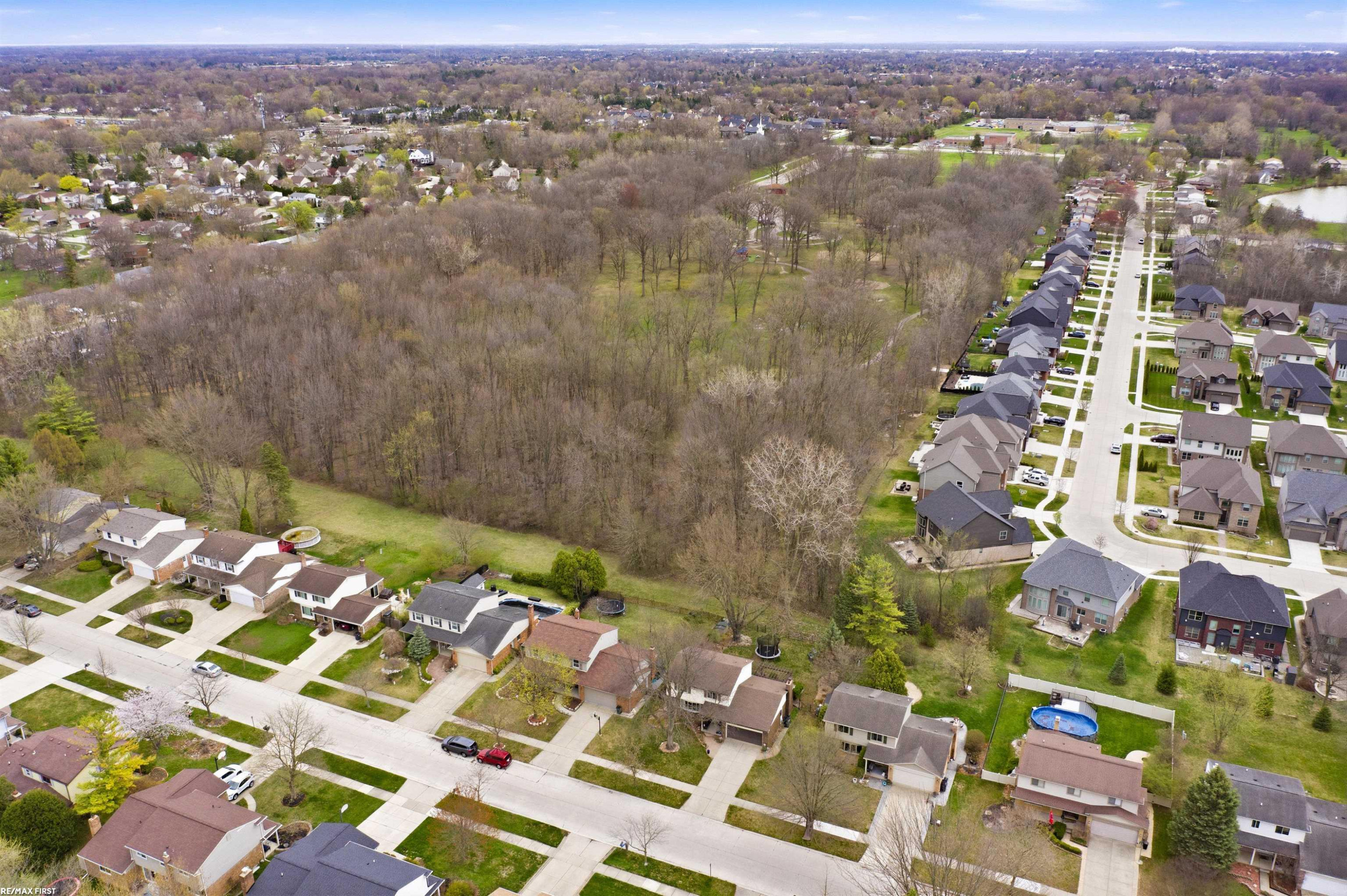 3586 Kings Point Drive, Troy, MI 48083 — Photo 46