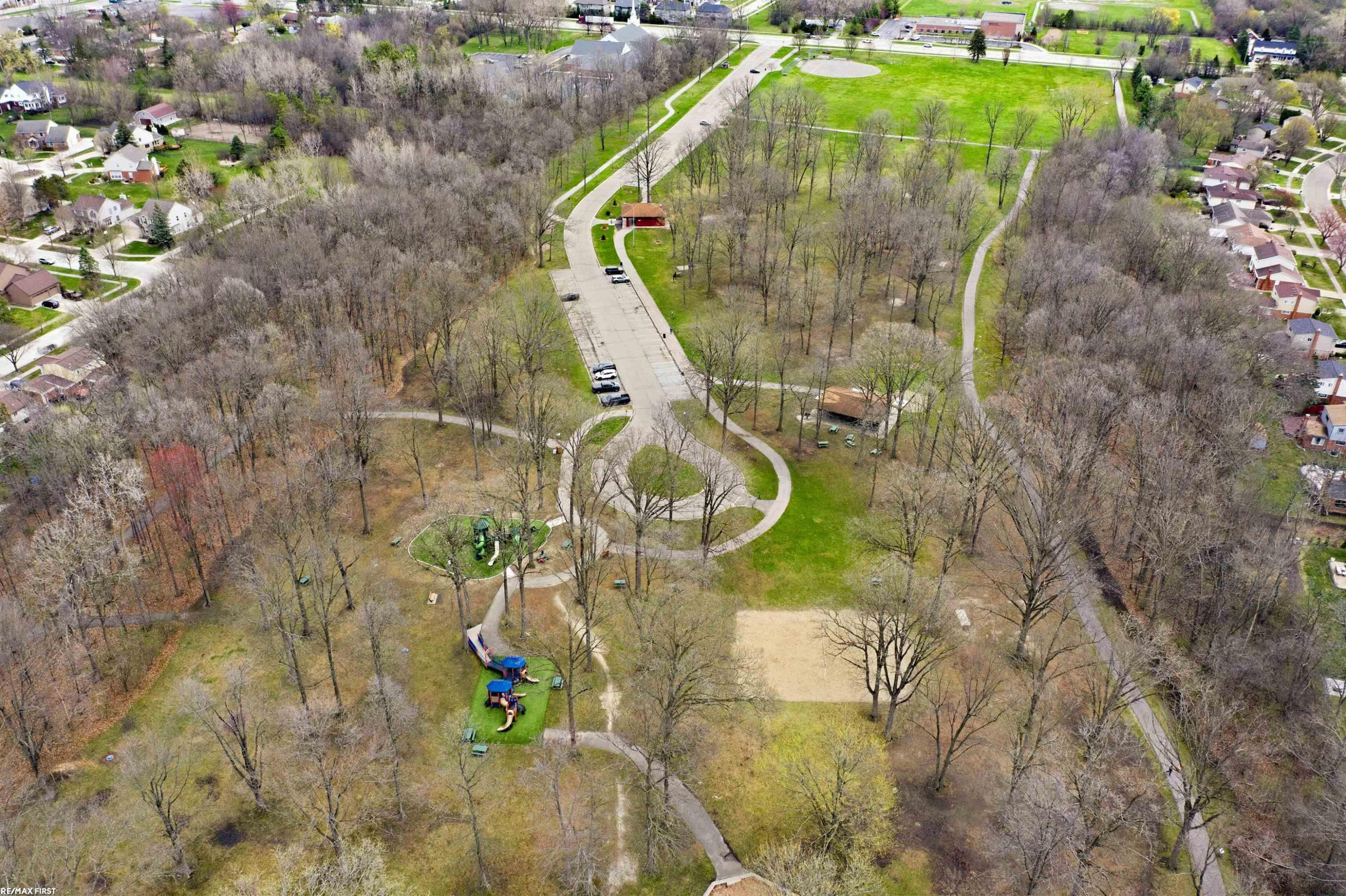 3586 Kings Point Drive, Troy, MI 48083 — Photo 48