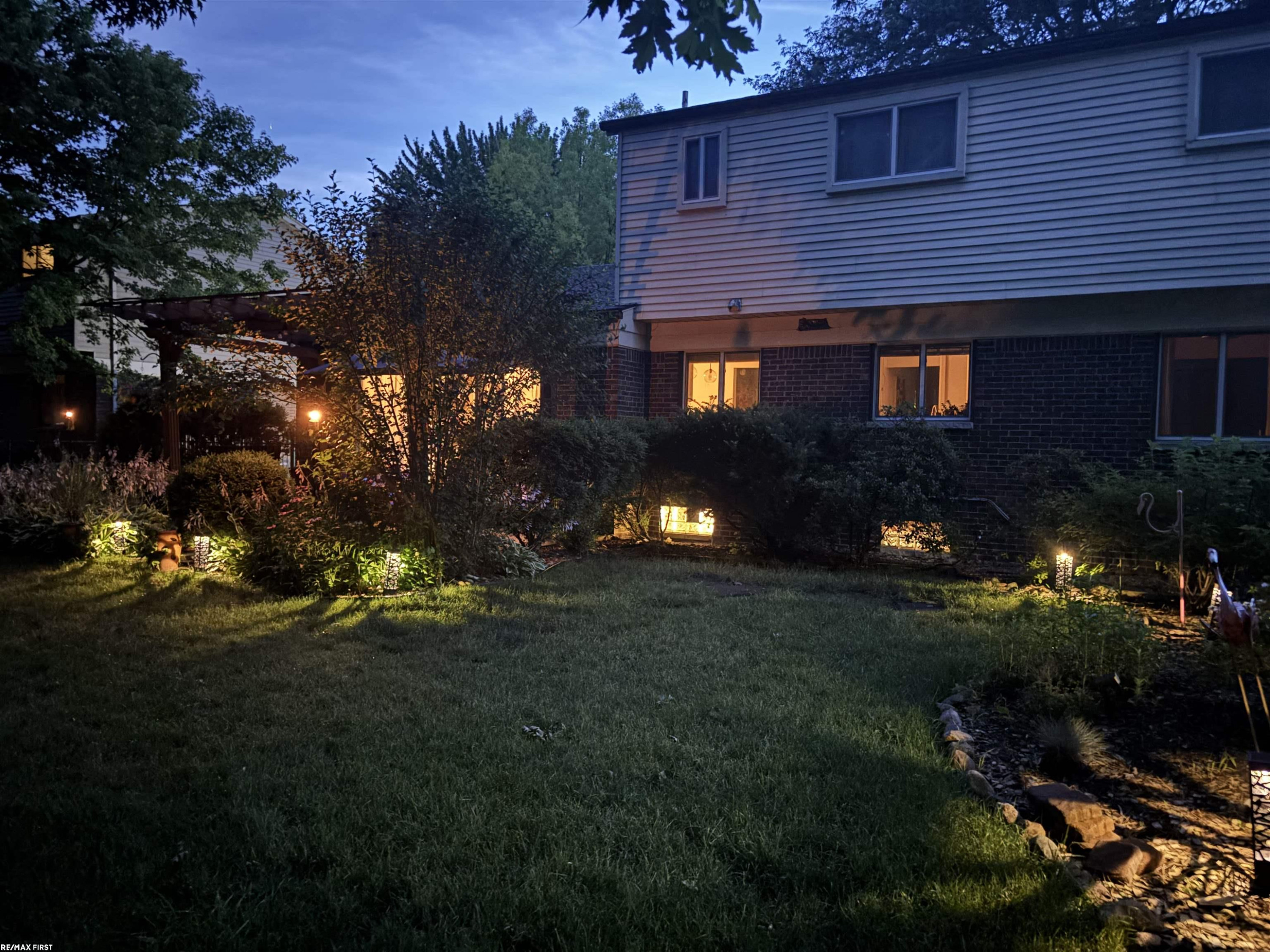 3586 Kings Point Drive, Troy, MI 48083 — Photo 53