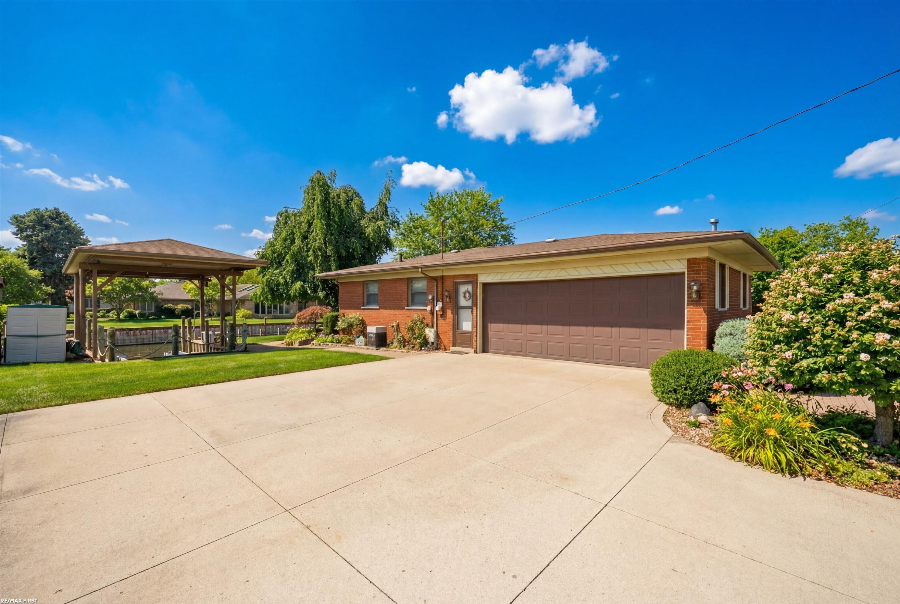 38151 SEAWAY Court, MI — Photo 27