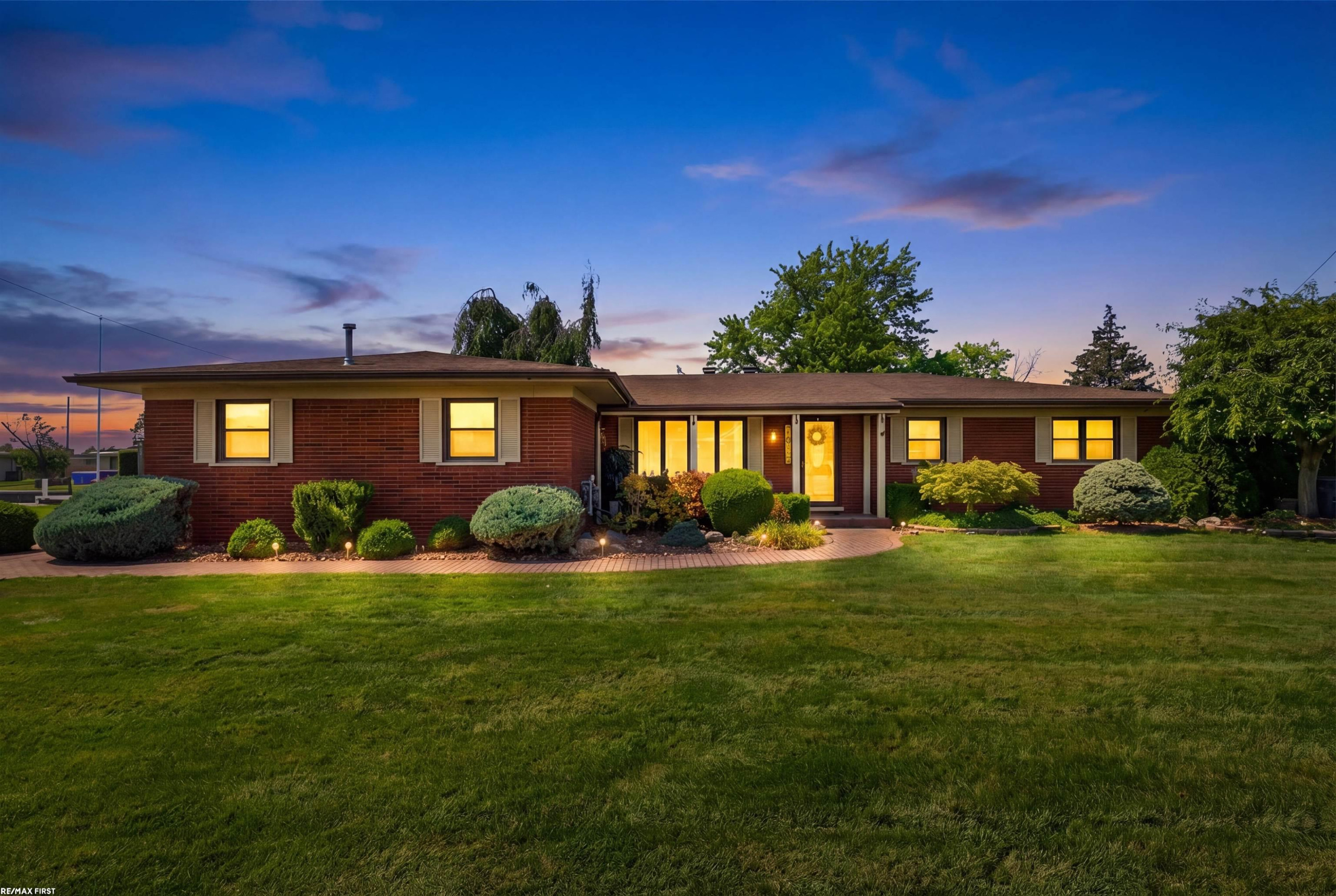 38151 SEAWAY Court, MI — Photo 30