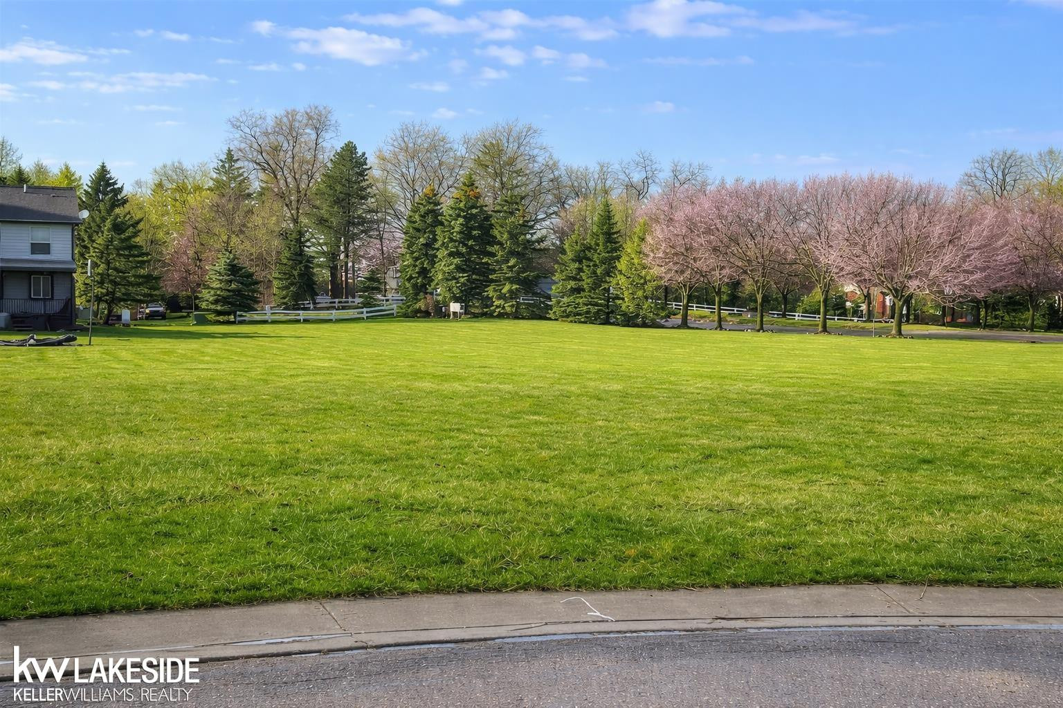 4181 London Court, Grand Blanc, MI 48439