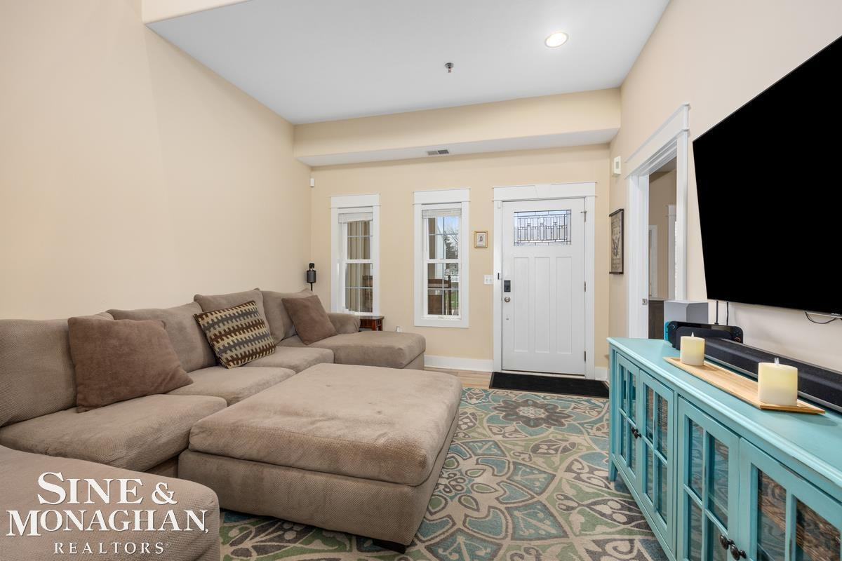 503 Adams Avenue, Grand Haven, MI, 49417