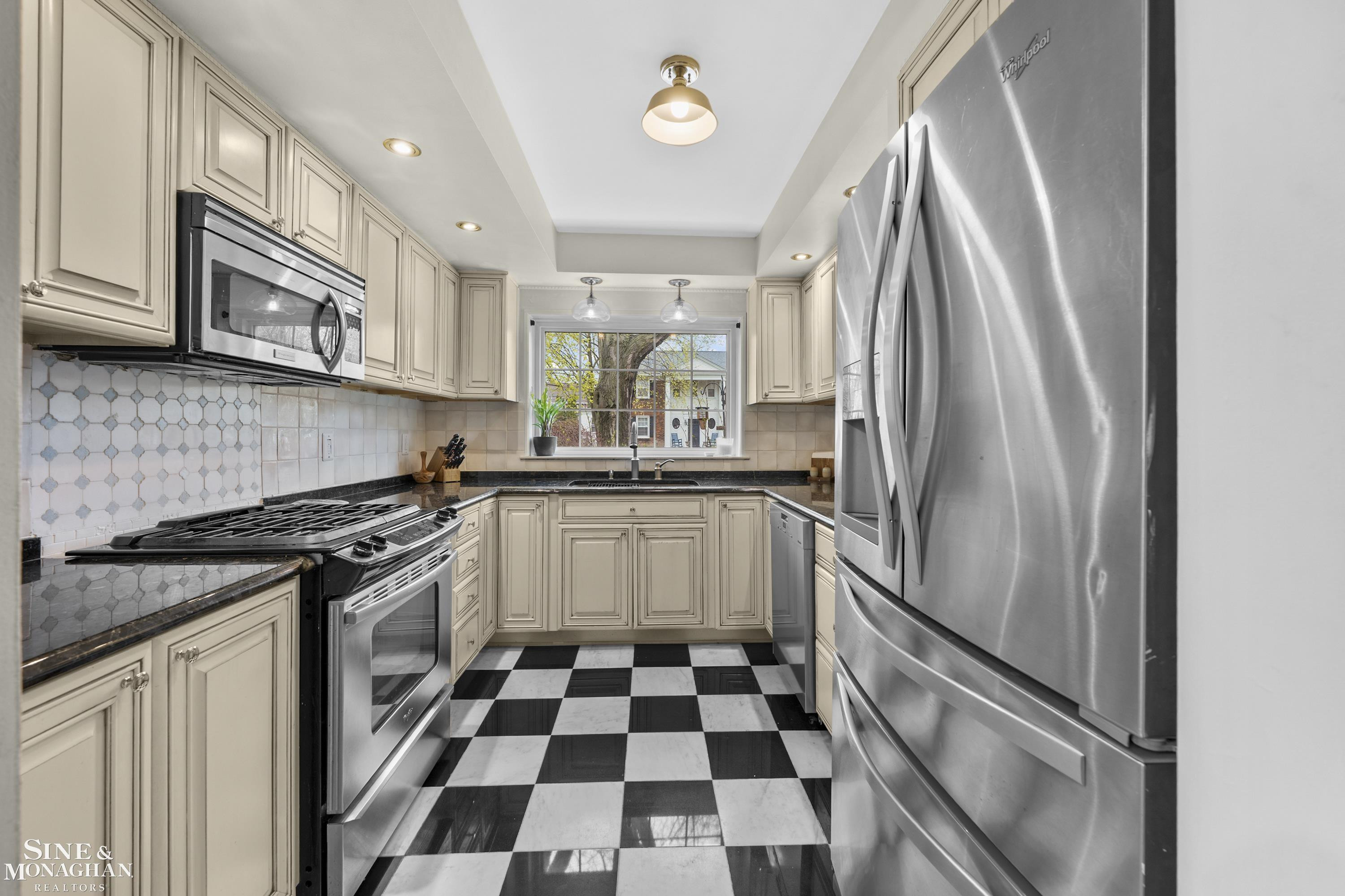 1101 Grayton Street, Grosse Pointe Park, MI 48230 — Photo 16