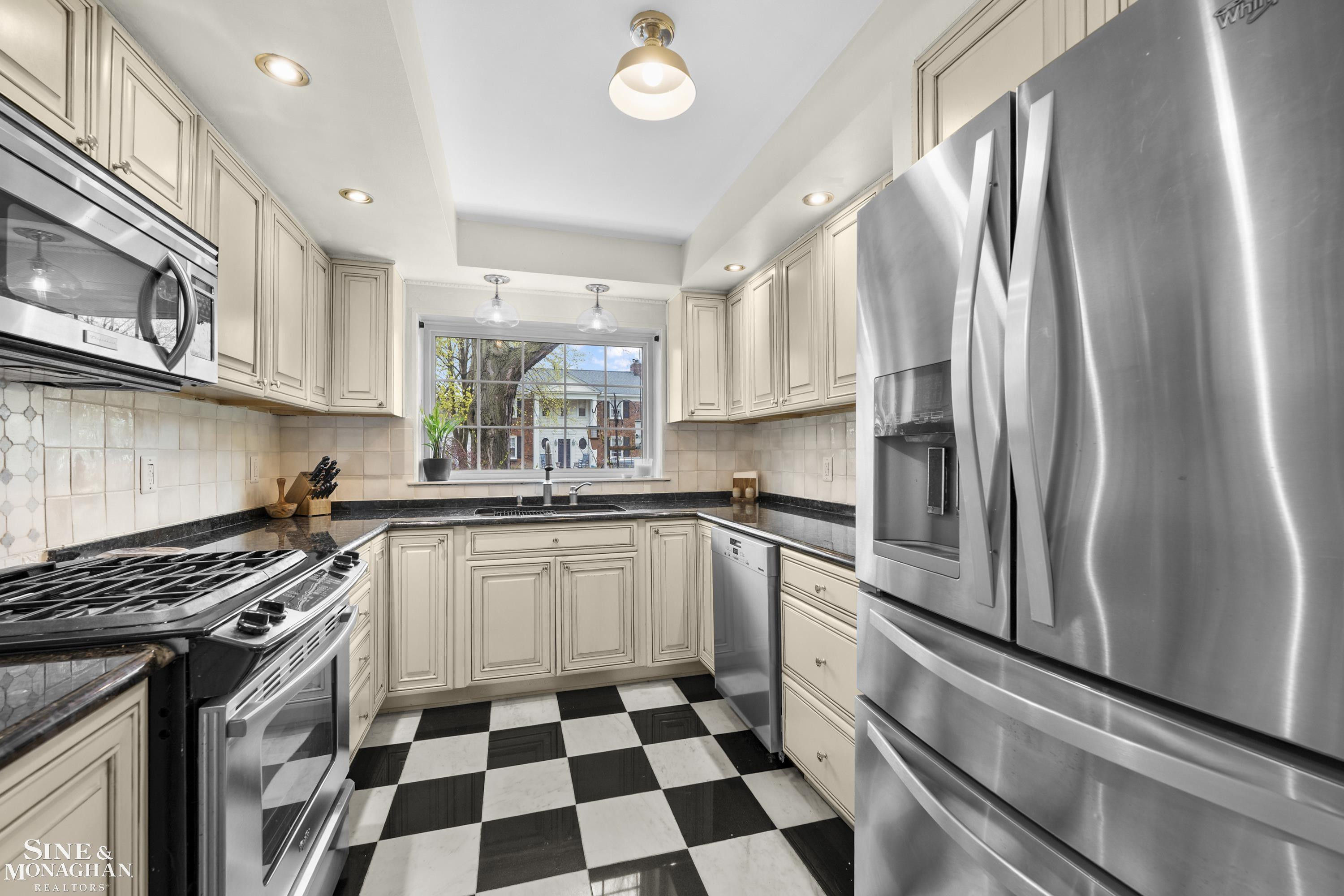 1101 Grayton Street, Grosse Pointe Park, MI 48230 — Photo 18