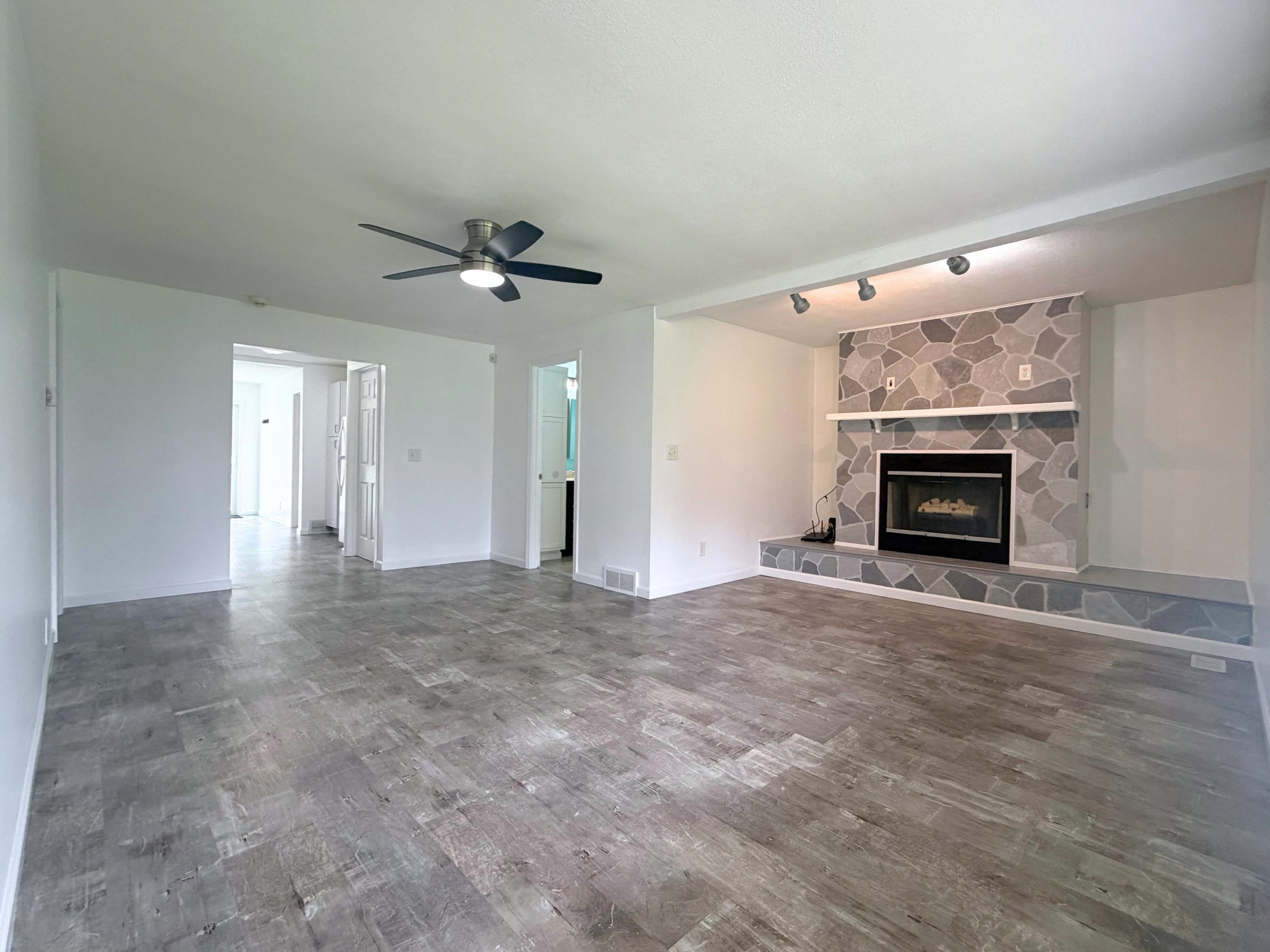5468 Hubbard Drive, Flint, MI 48506 — Photo 3