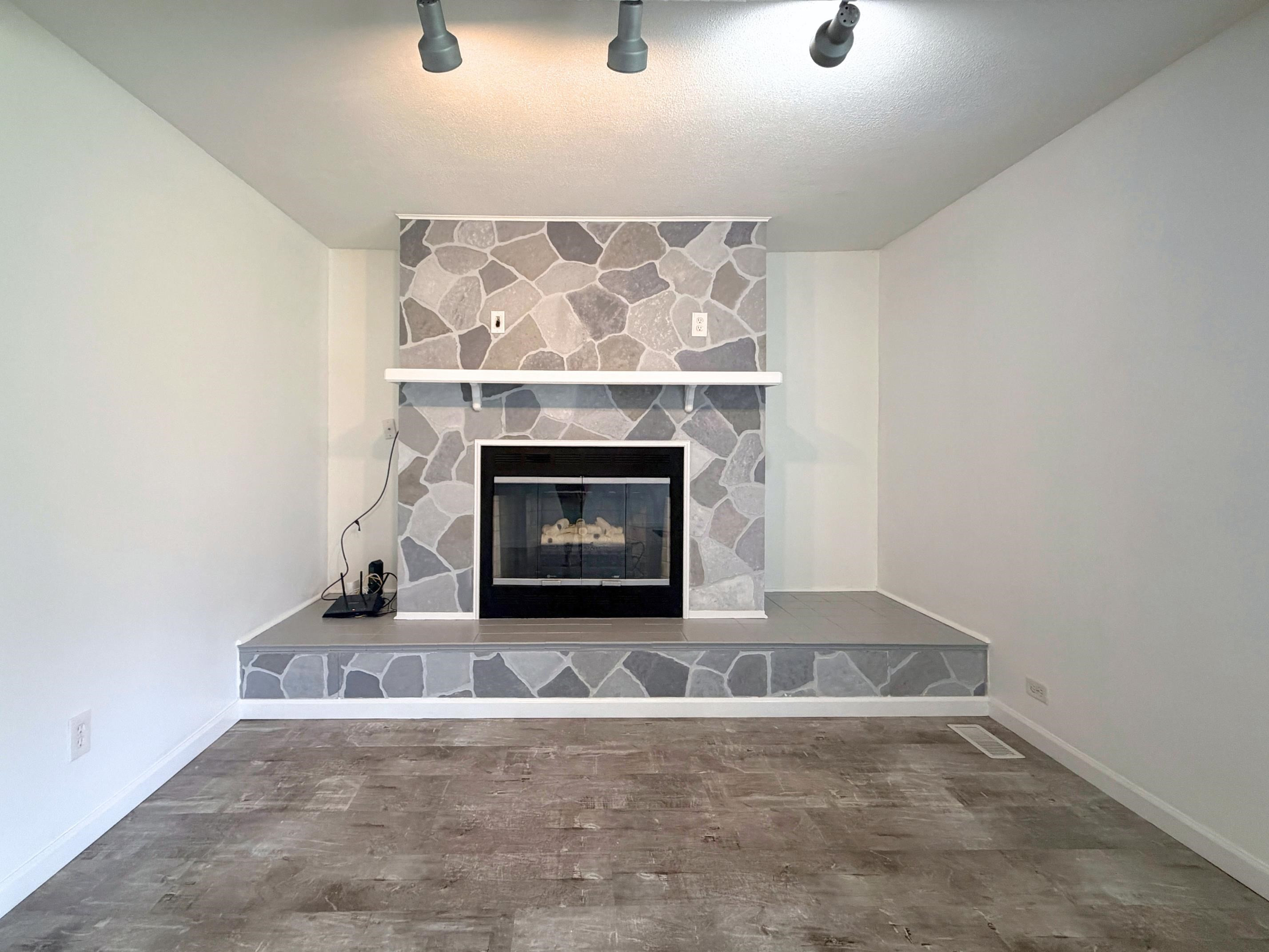 5468 Hubbard Drive, Flint, MI 48506 — Photo 5