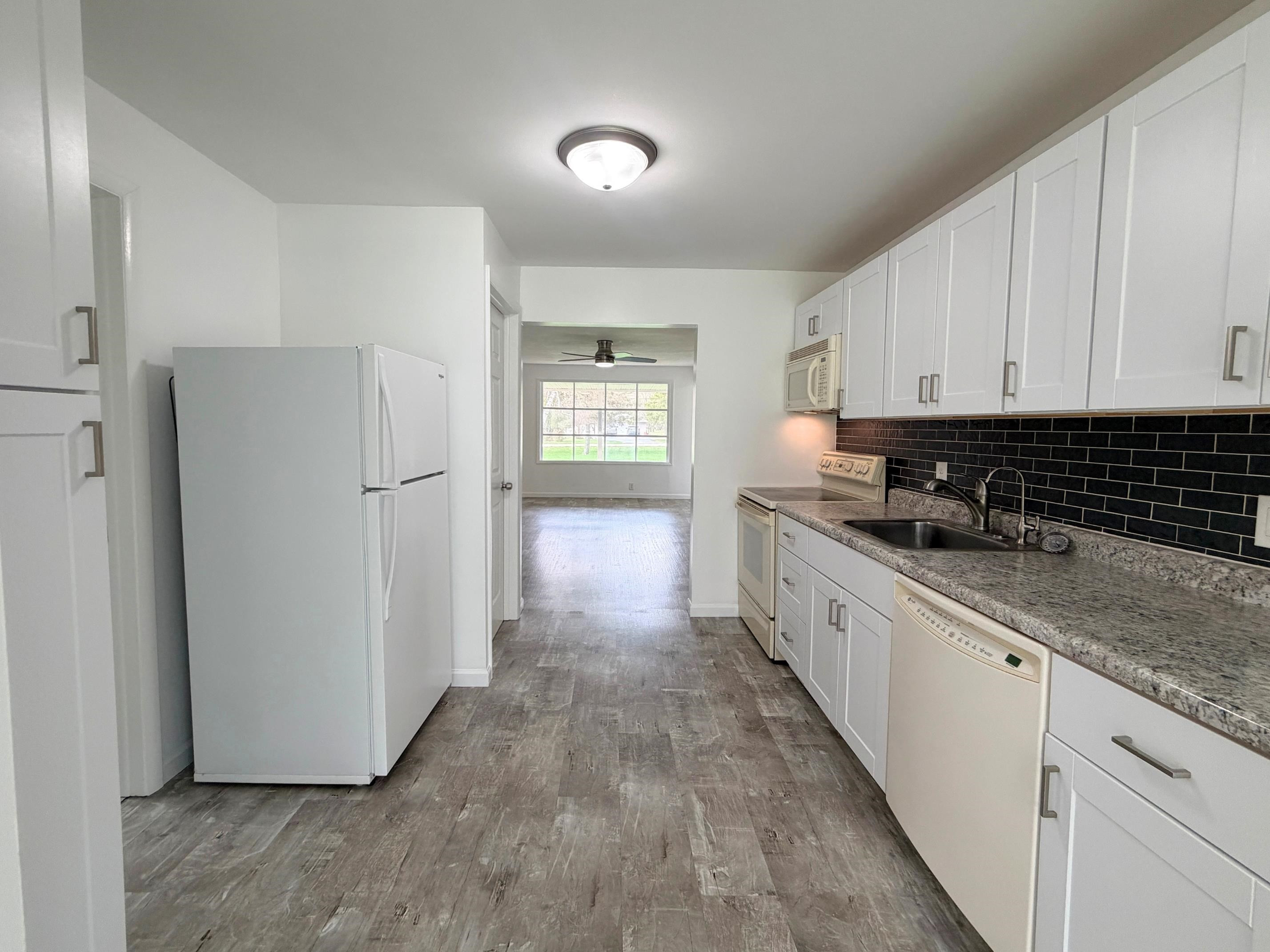 5468 Hubbard Drive, Flint, MI 48506 — Photo 11