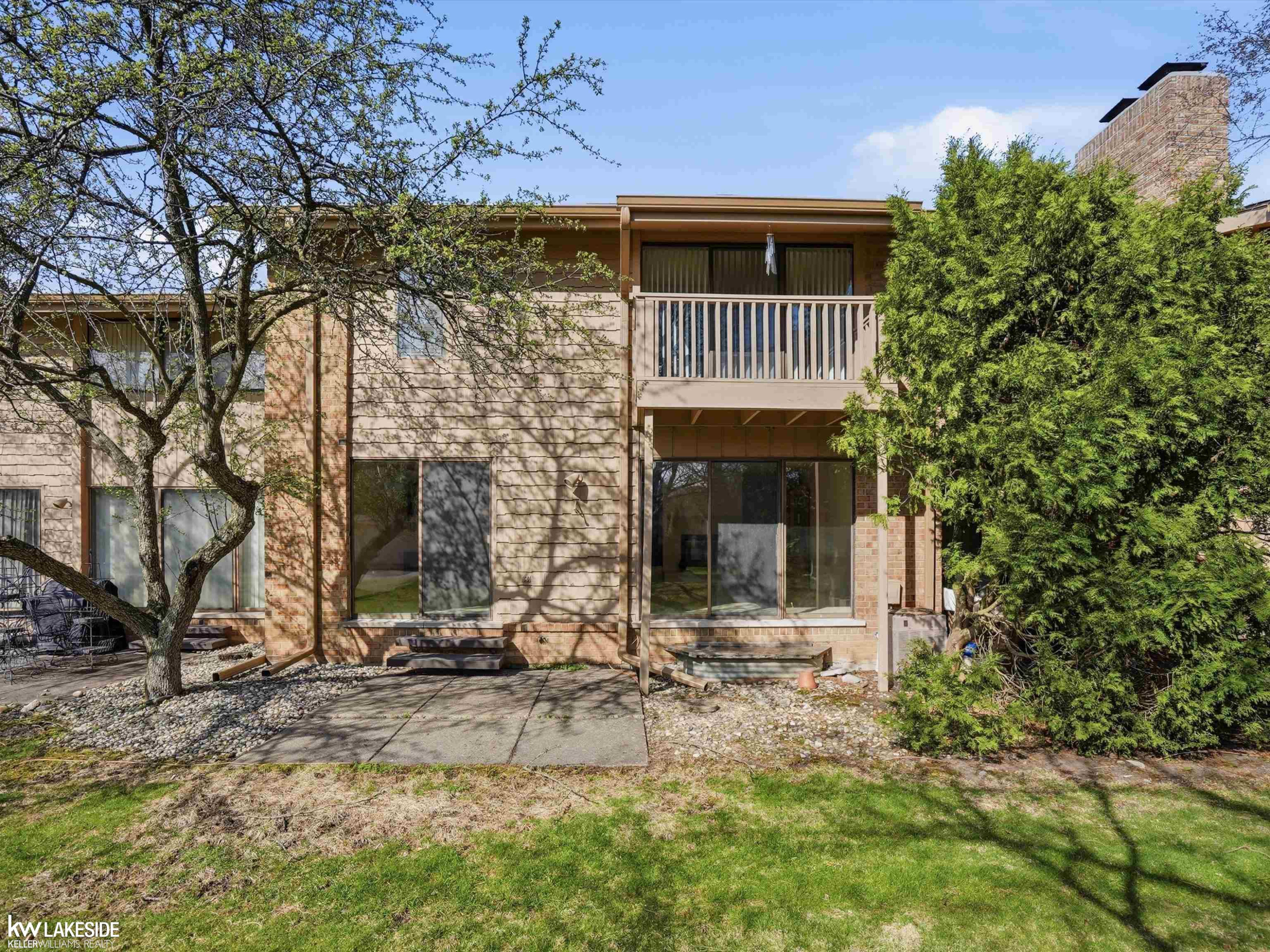 7134 BRIDGE Way, West Bloomfield, MI — front exterior