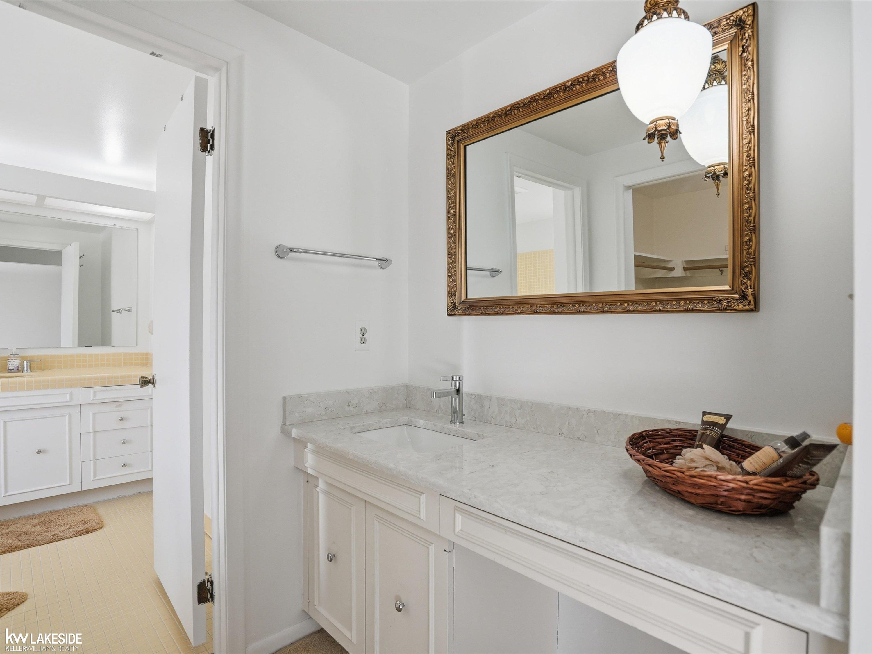 7134 BRIDGE Way, West Bloomfield, MI — Photo 17