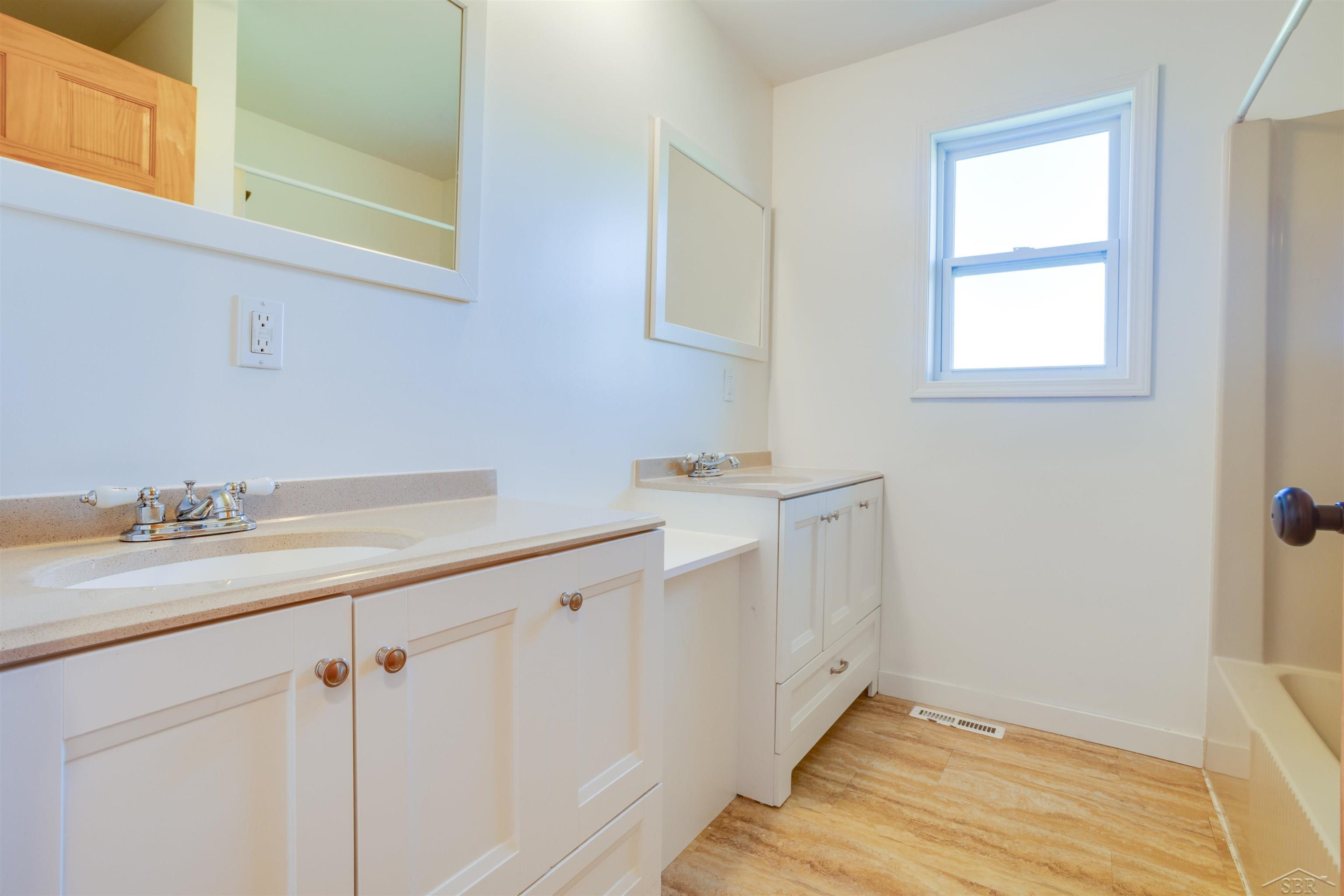 3411 N Eastman Road, Midland, MI 48642 — Photo 9