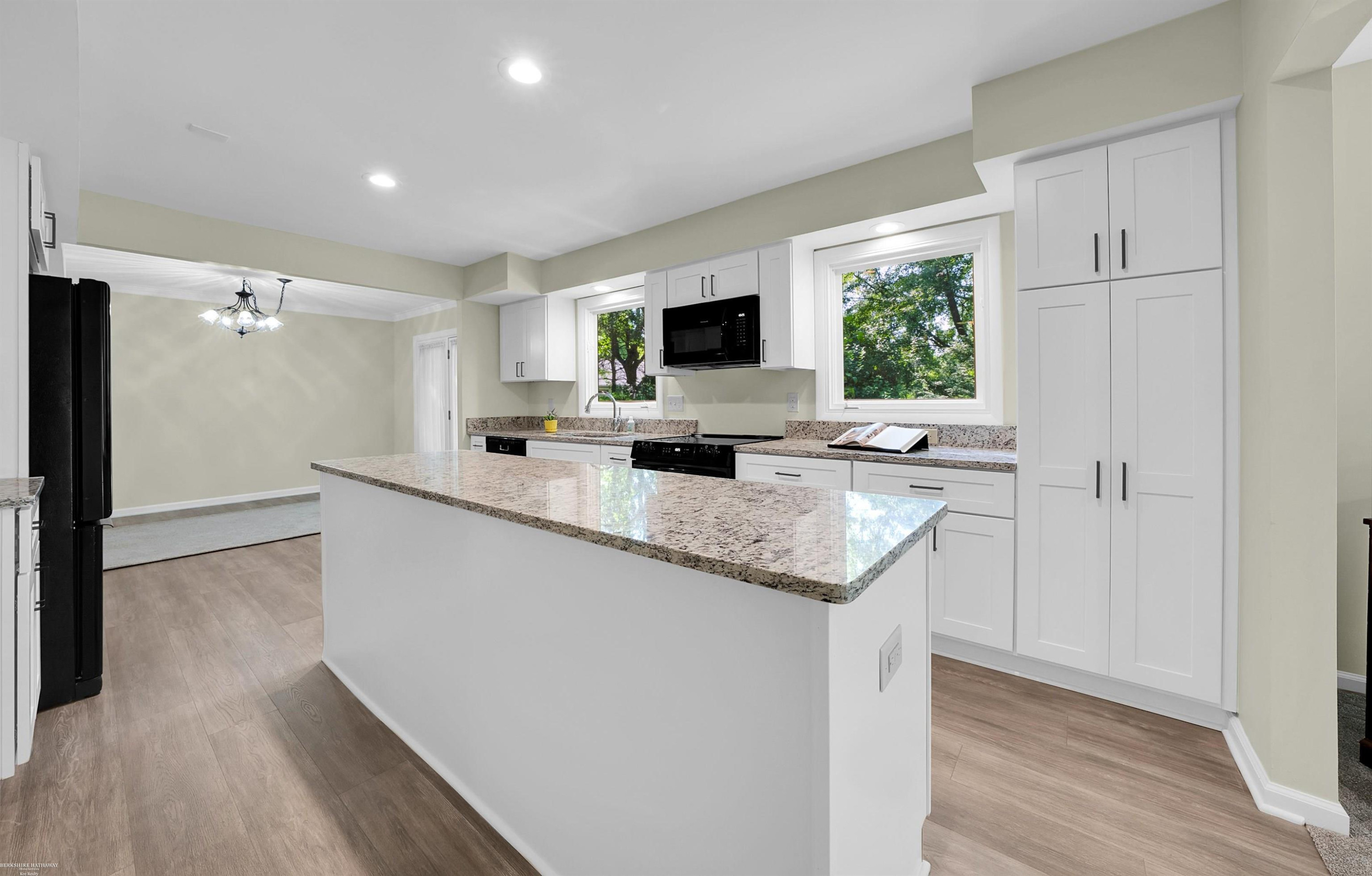 2700 Renshaw Drive, Troy, MI 48085 — Photo 18