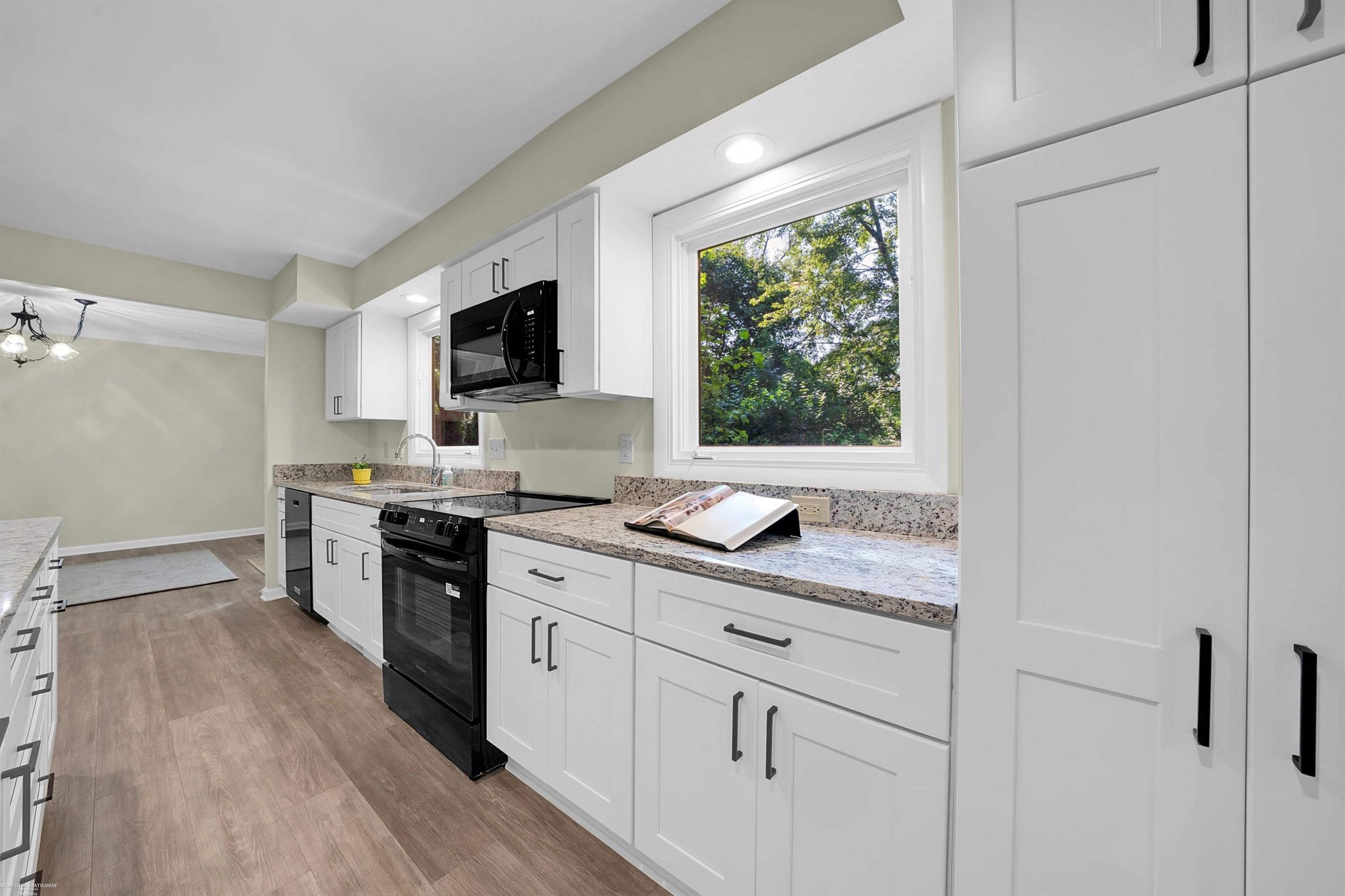 2700 Renshaw Drive, Troy, MI 48085 — Photo 19