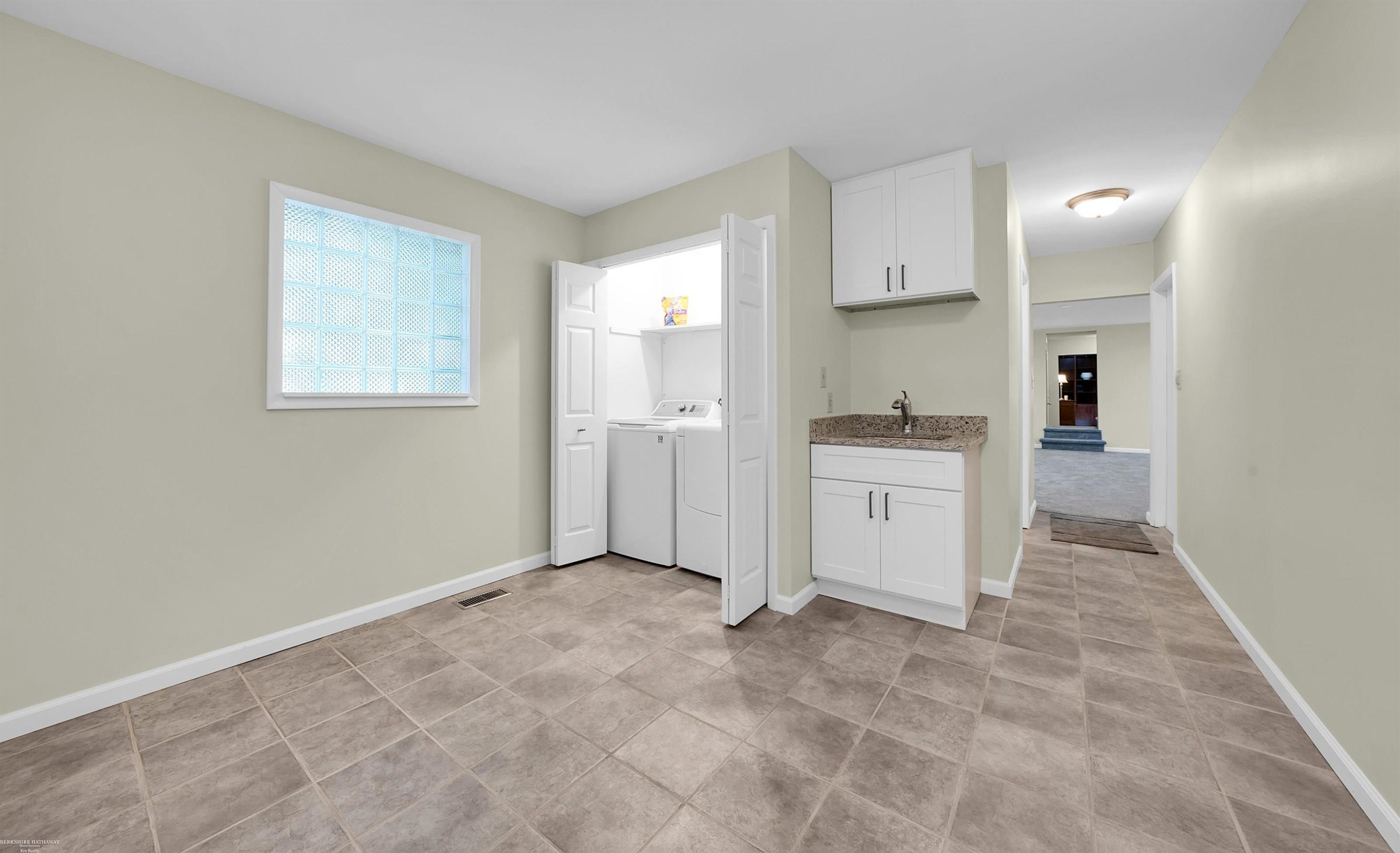 2700 Renshaw Drive, Troy, MI 48085 — Photo 27