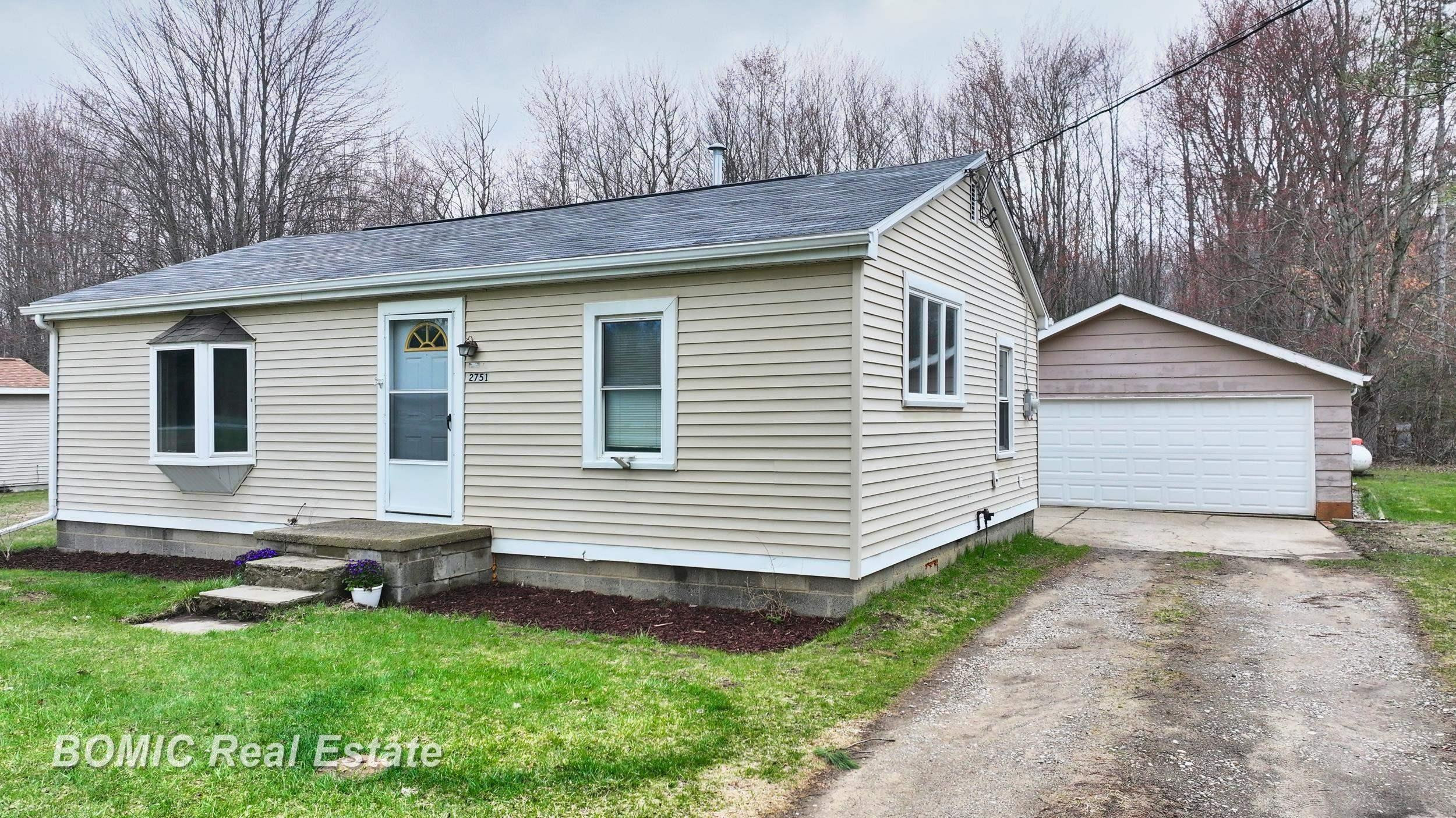 2751 E Deckerville Road, Caro, MI 48723 — front exterior