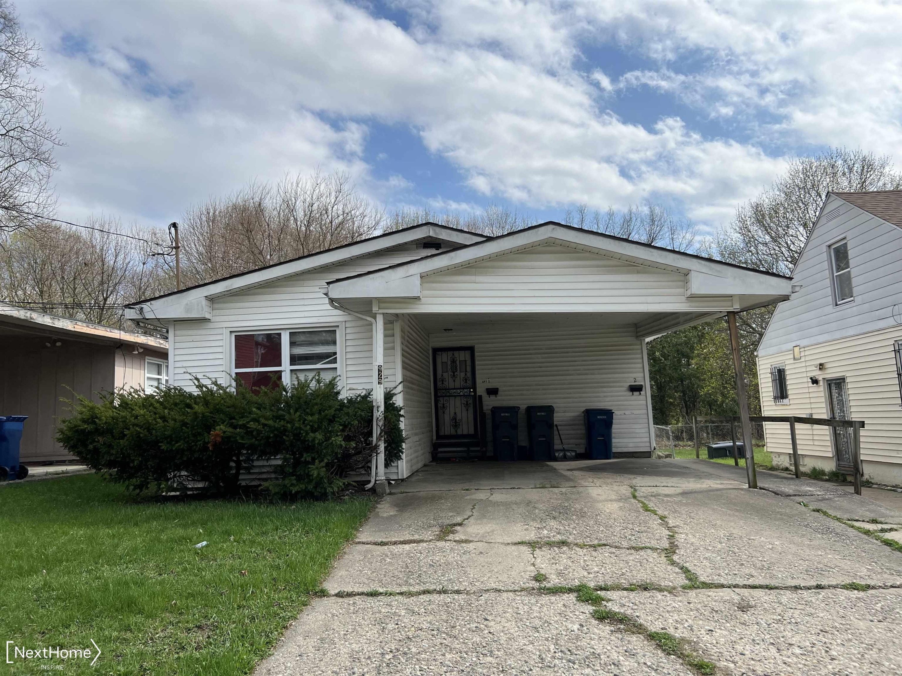 929 W Genesee Street, Flint, MI 48504 — front exterior