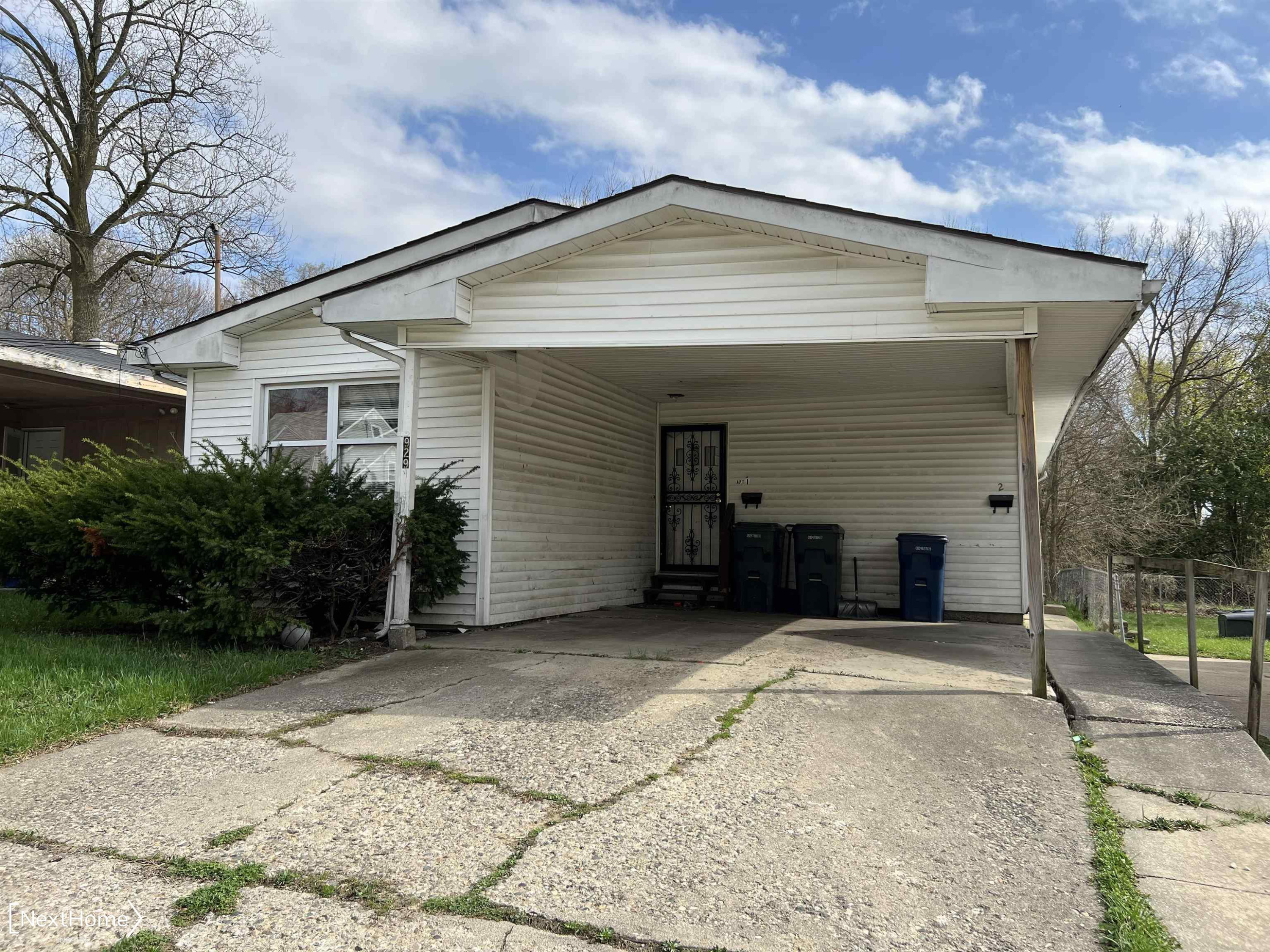 929 W Genesee Street, Flint, MI 48504 — Photo 2