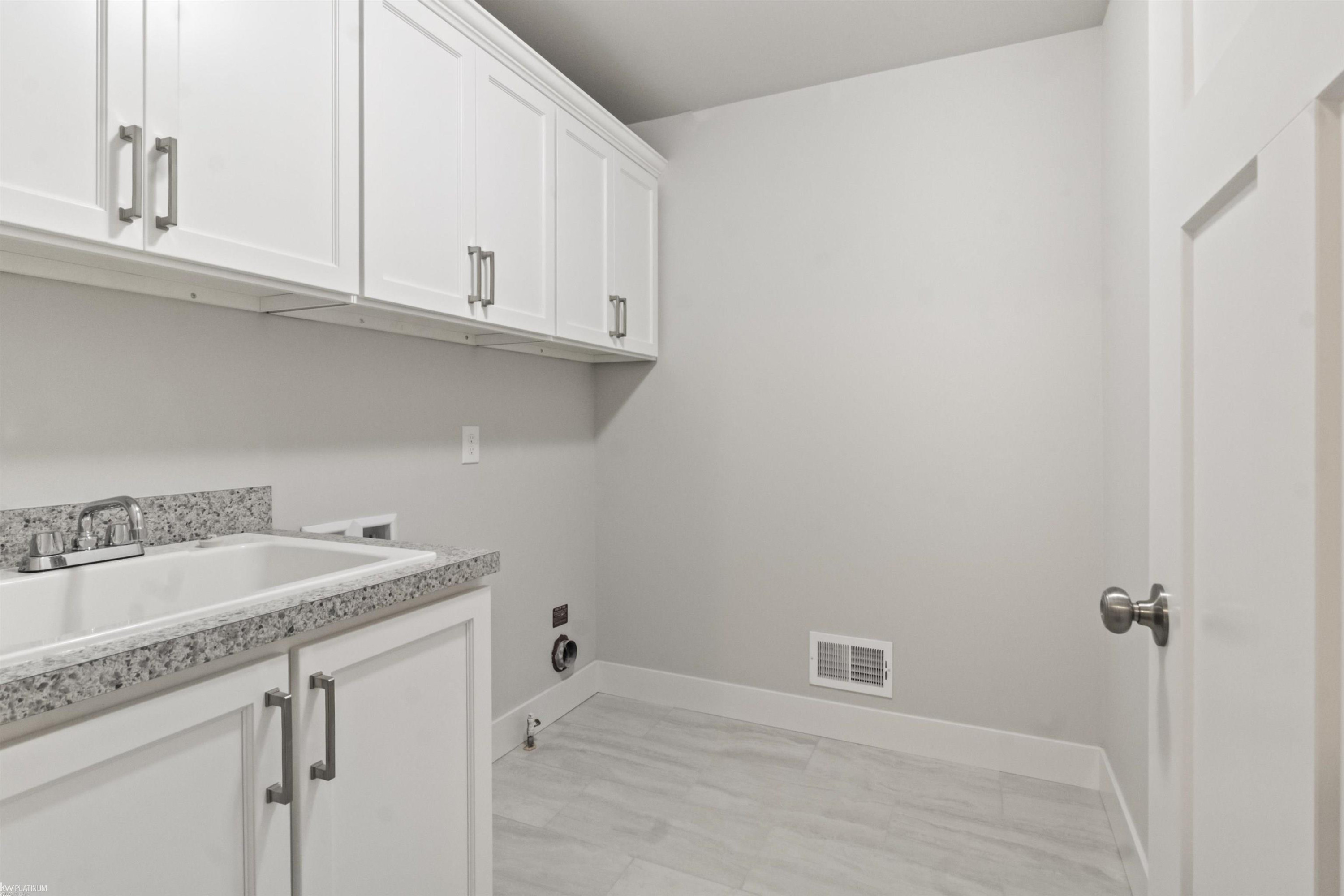48389 Applegrove Lane, New Baltimore, MI — Photo 13