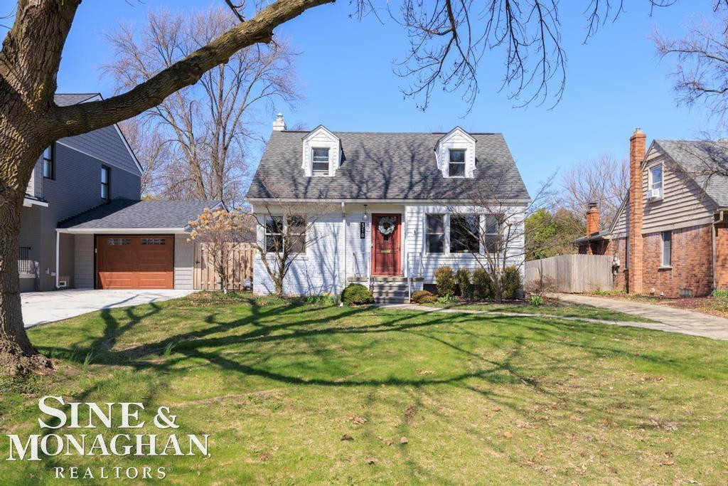 318 Kerby Rd Road, Grosse Pointe Farms, MI 48236 — front exterior