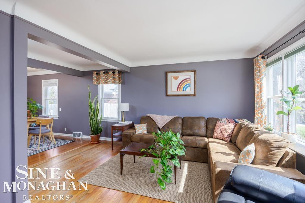 318 Kerby Rd Road, Grosse Pointe Farms, MI 48236 — Photo 2