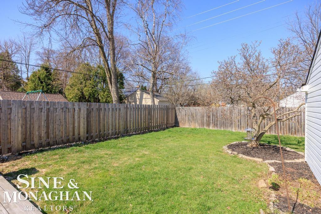 318 Kerby Rd Road, Grosse Pointe Farms, MI 48236 — Photo 19
