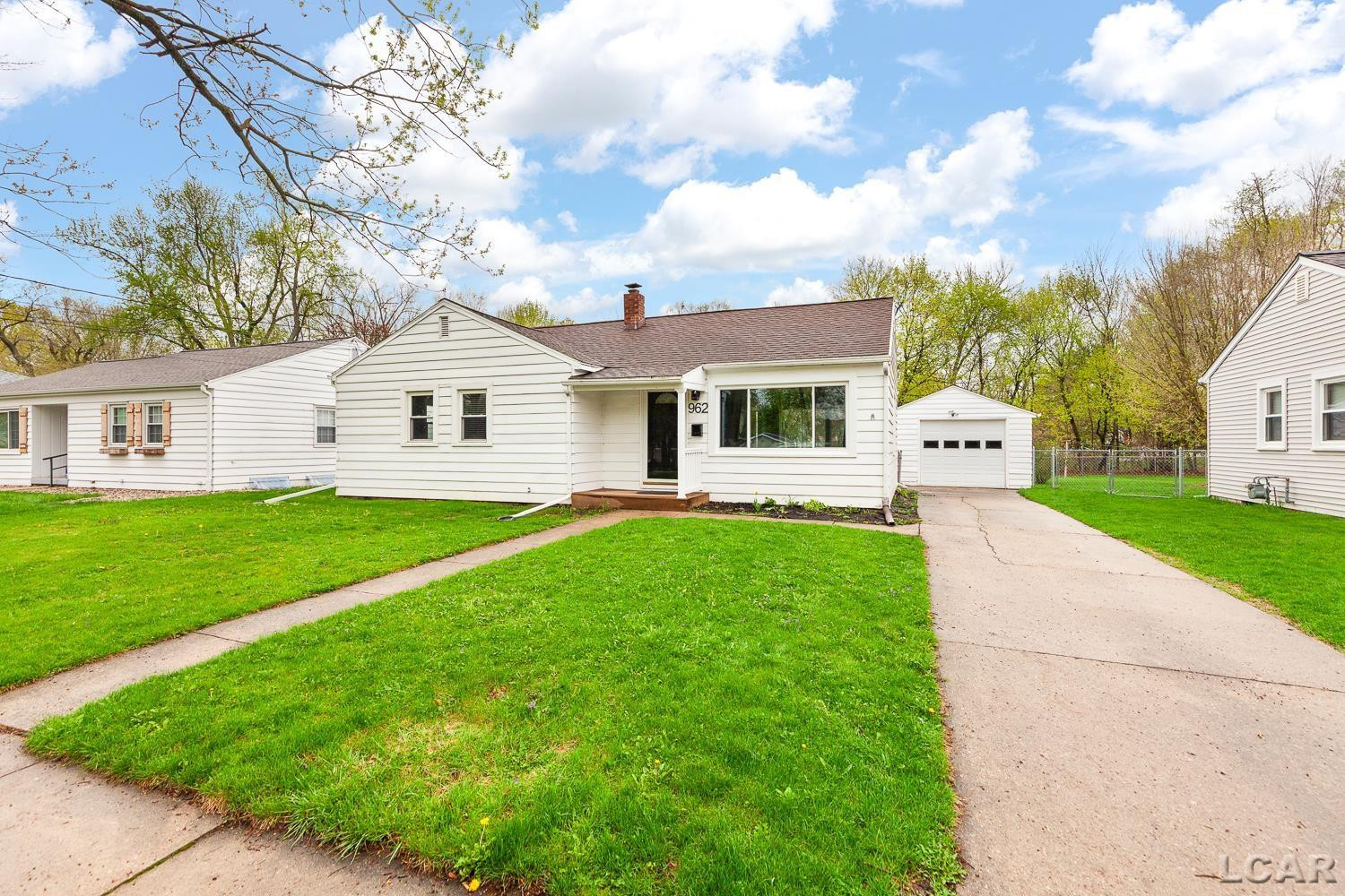 962 Vine Street, Adrian, MI 49221 — Photo 2