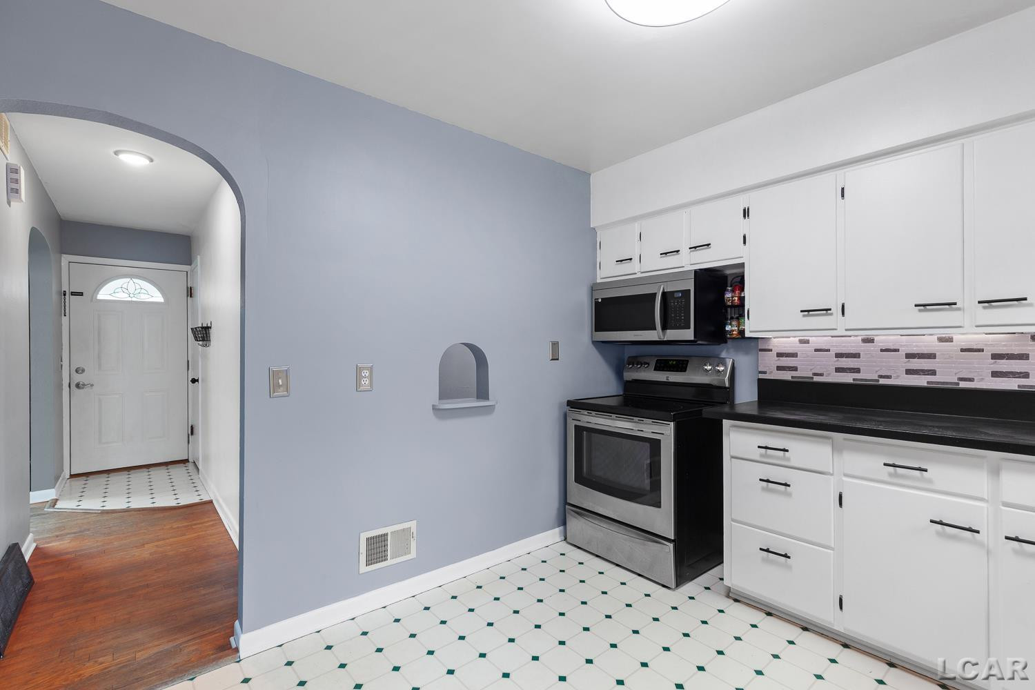 962 Vine Street, Adrian, MI 49221 — Photo 17