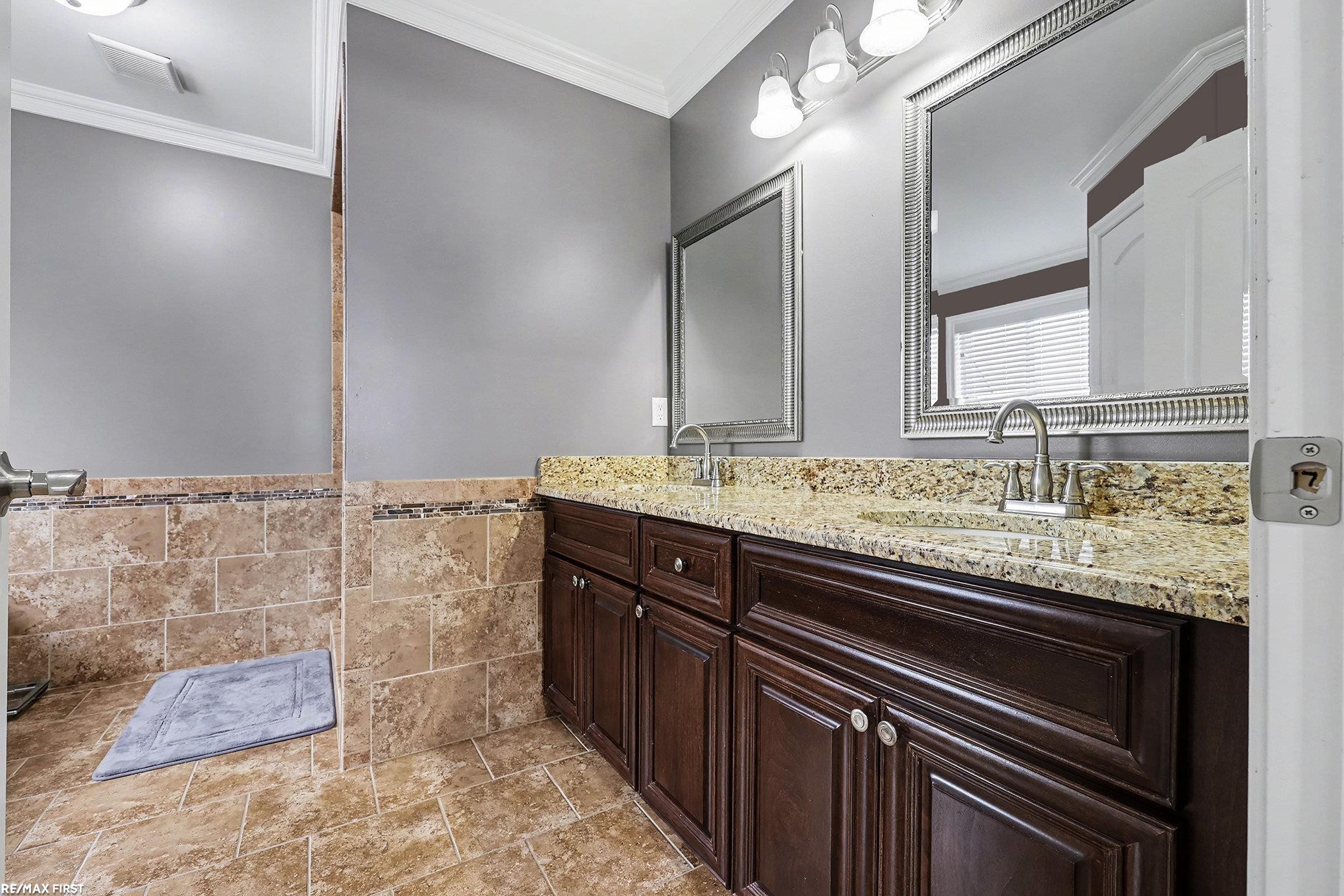 18011 Humber Bridge Drive Drive, Macomb, MI 48042 — Photo 18