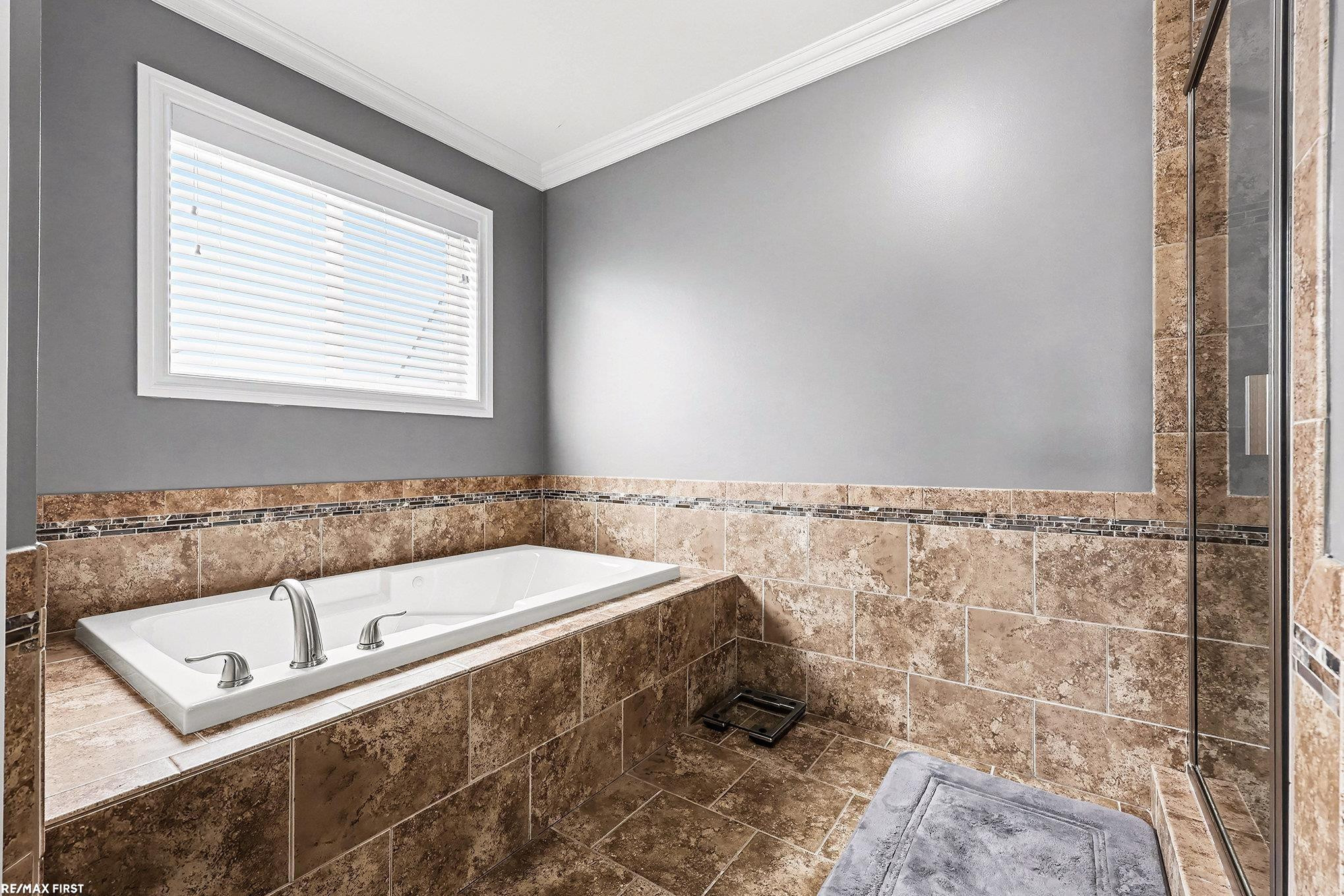 18011 Humber Bridge Drive Drive, Macomb, MI 48042 — Photo 19
