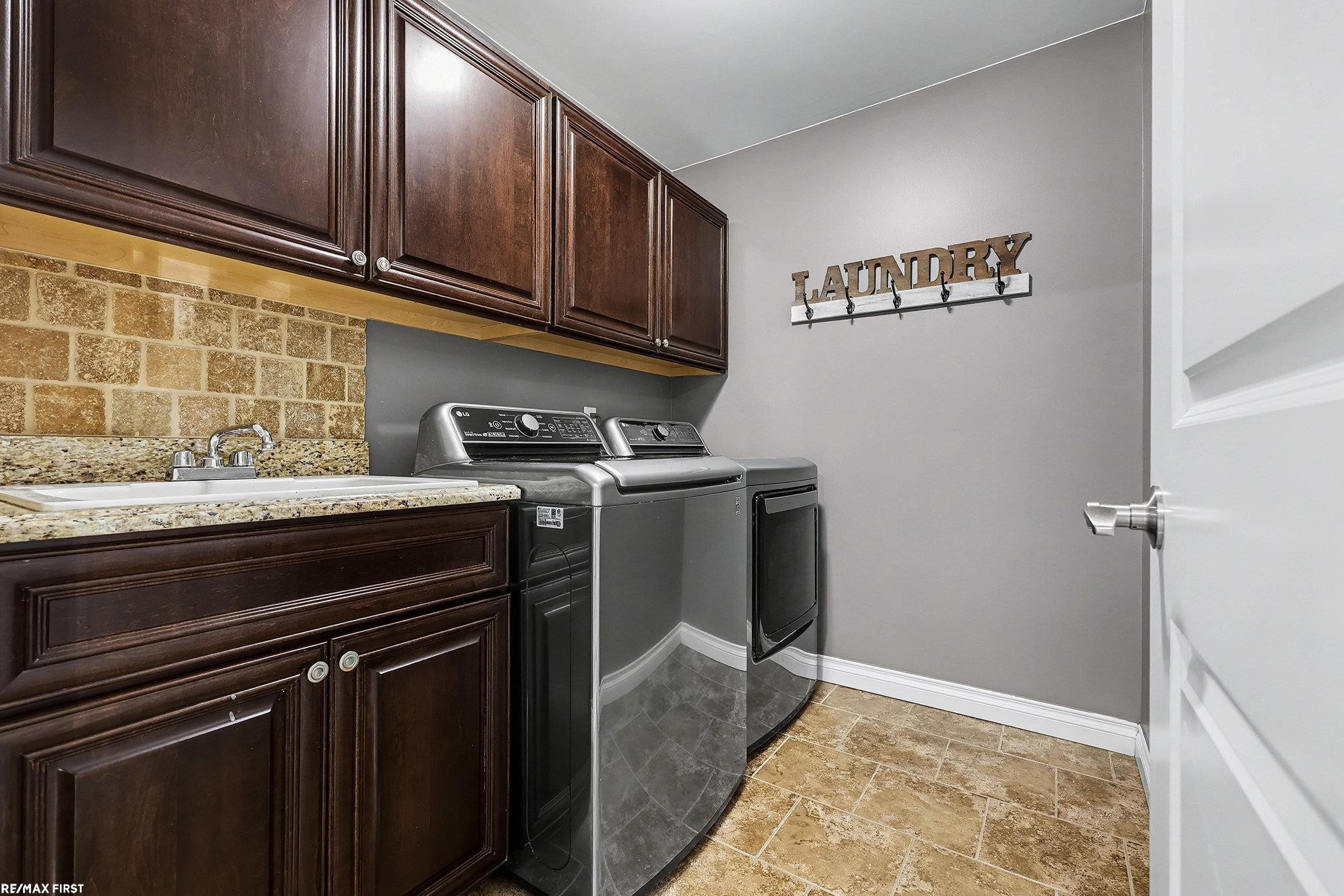 18011 Humber Bridge Drive Drive, Macomb, MI 48042 — Photo 21