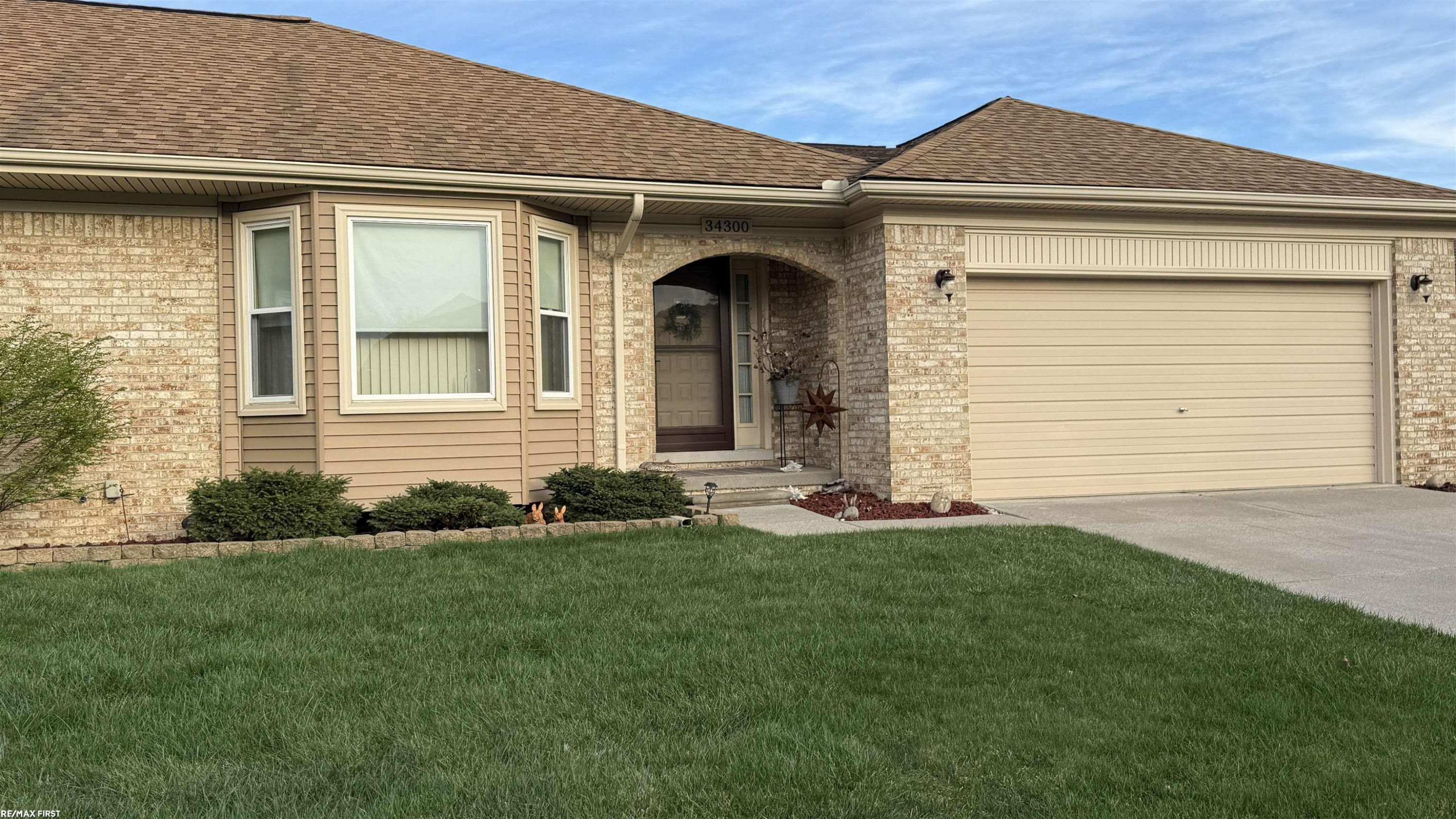 34300 Sycamore Drive, Fraser, MI 48026 — Photo 2